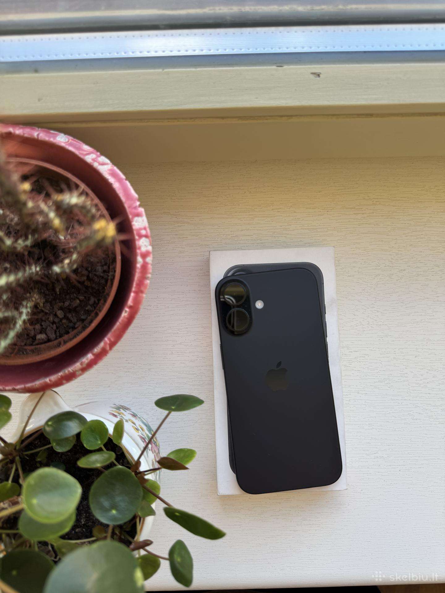 Apple iPhone 16 Apinaujis 100% battrey Health
