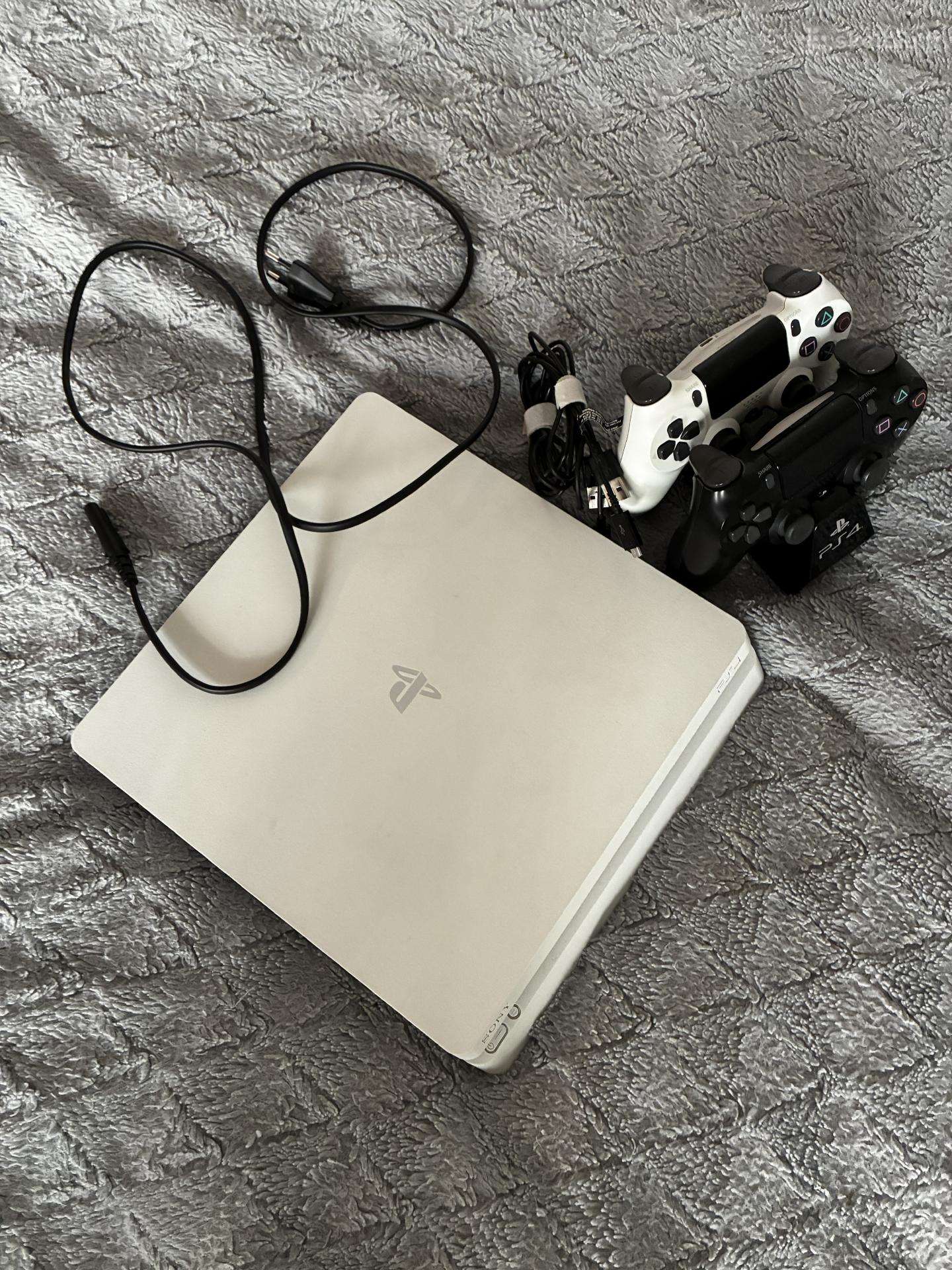 Playstation 4 Slim