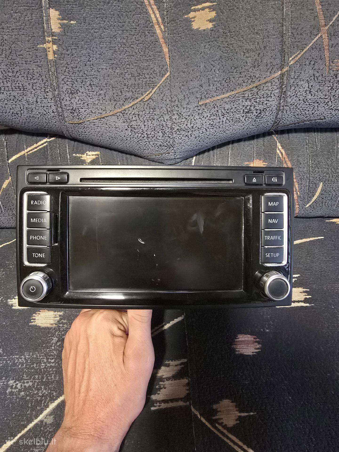Touareg originalus su navi.