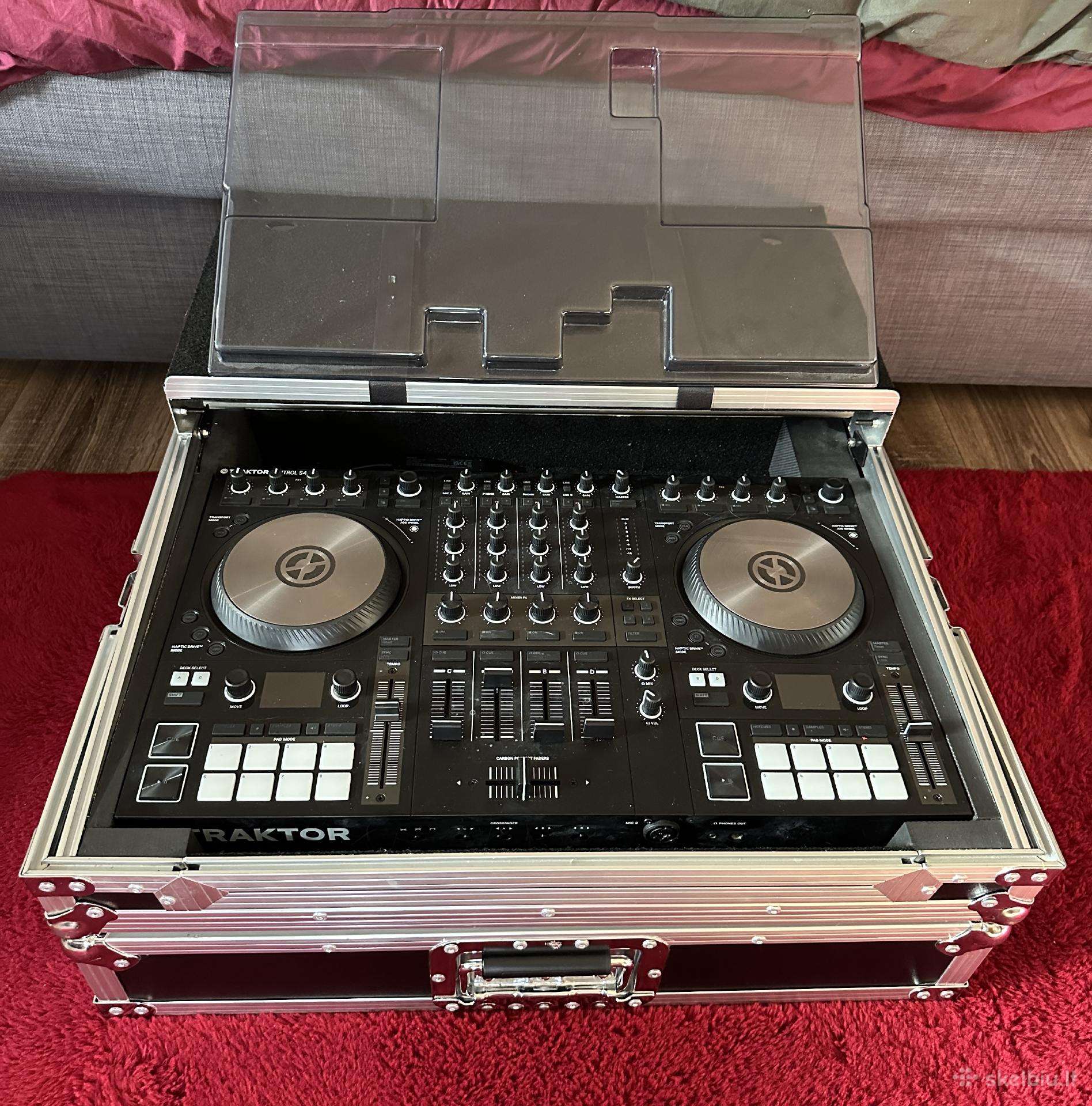 Dj pultas Traktor Kontrol S4 Mk3 Su priedais,ideal