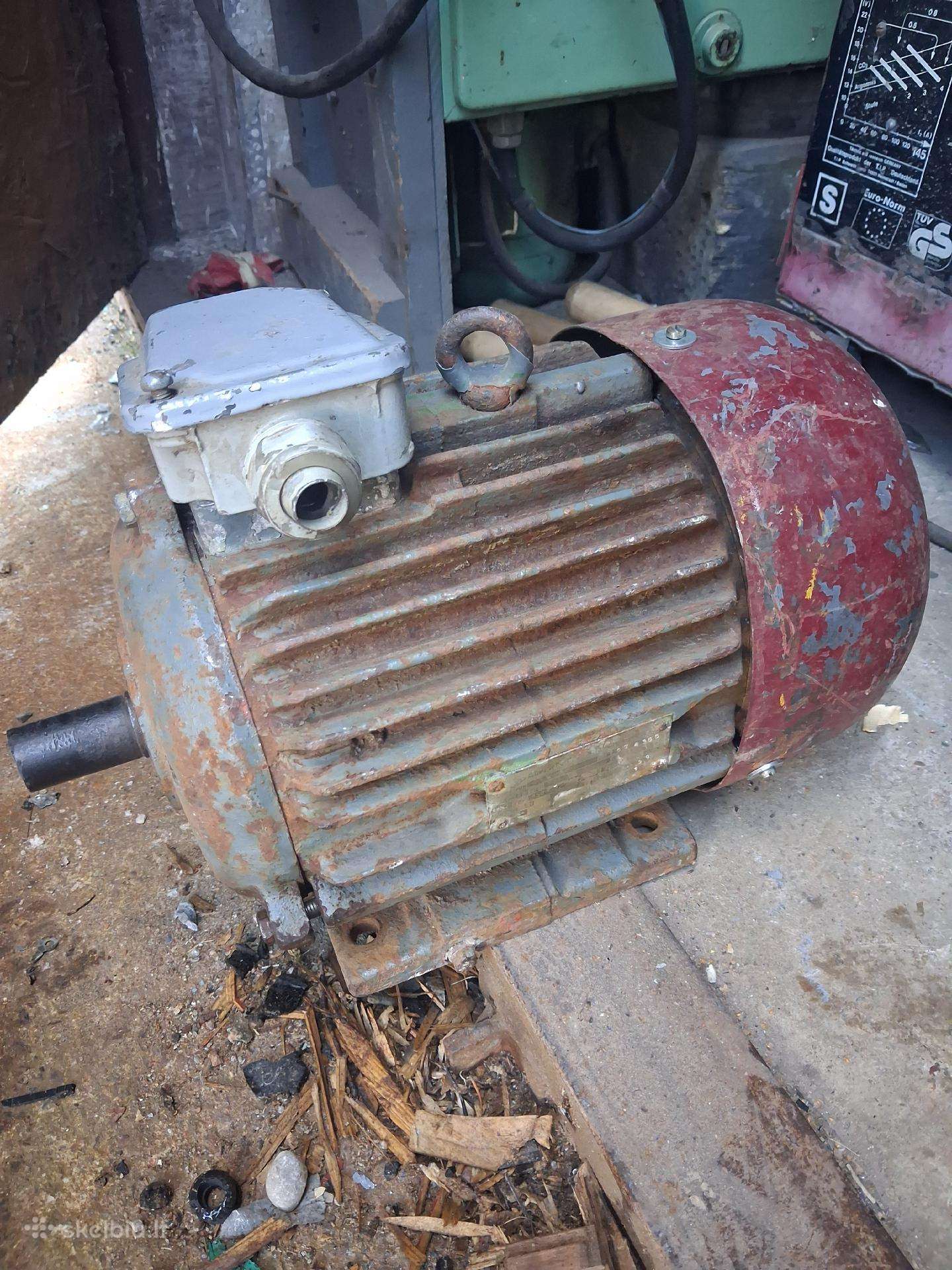 Trifazis el.variklis 4kw. 940 apsukos