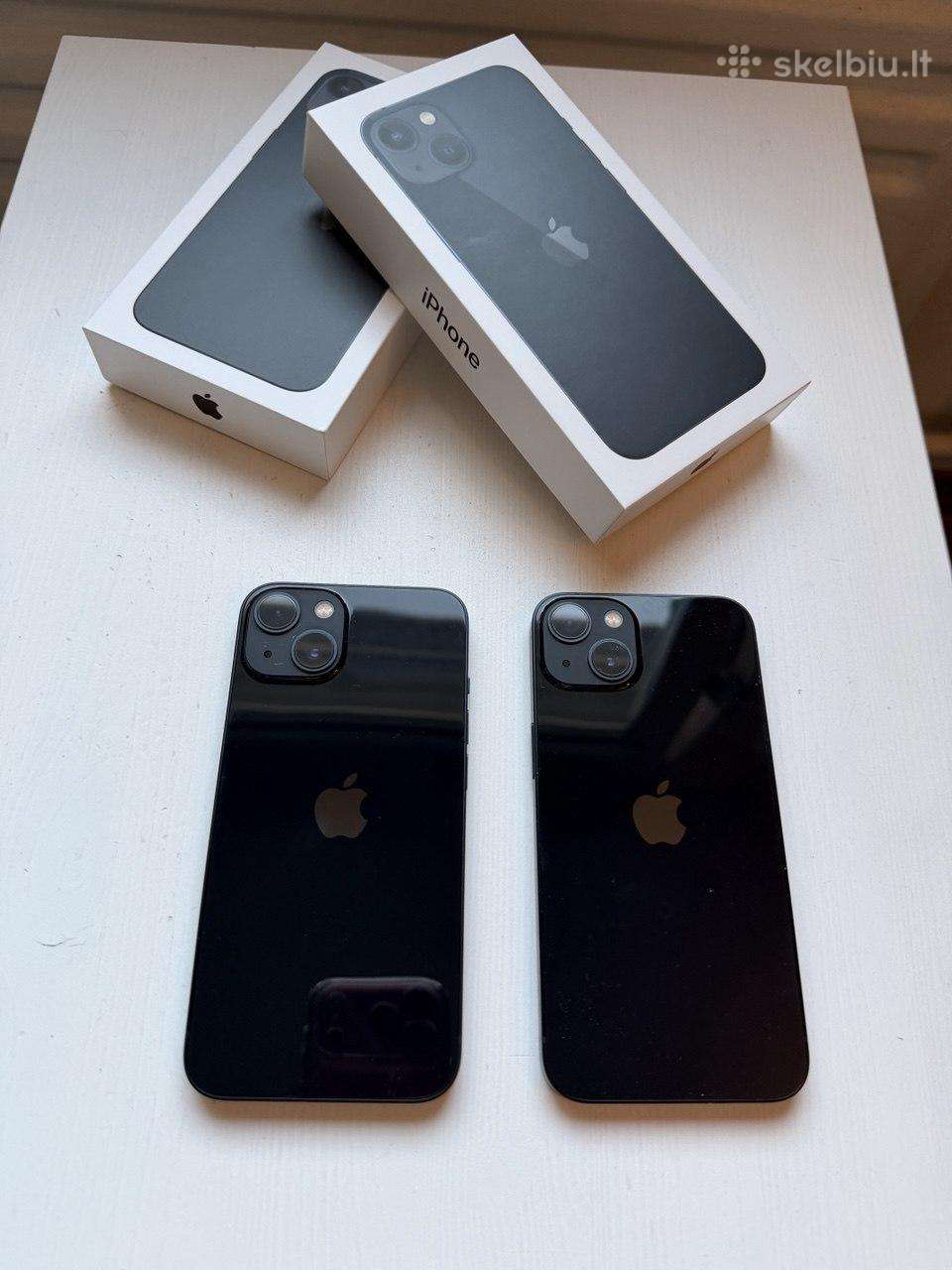 Parduodu du iPhone 13s su 128 GB atminties.