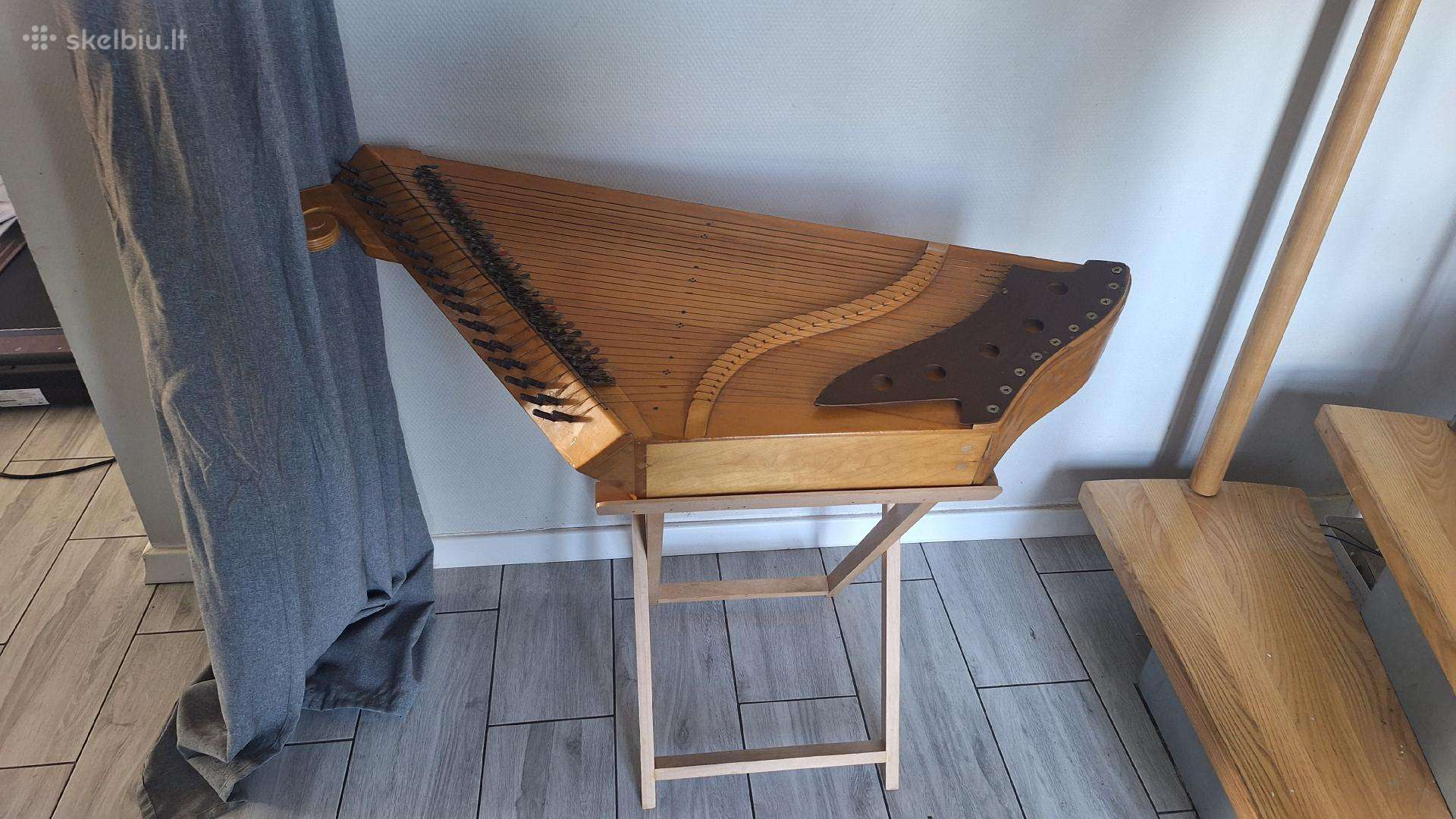 Parduodamos koncertinės prim kanklės (29 stygos)