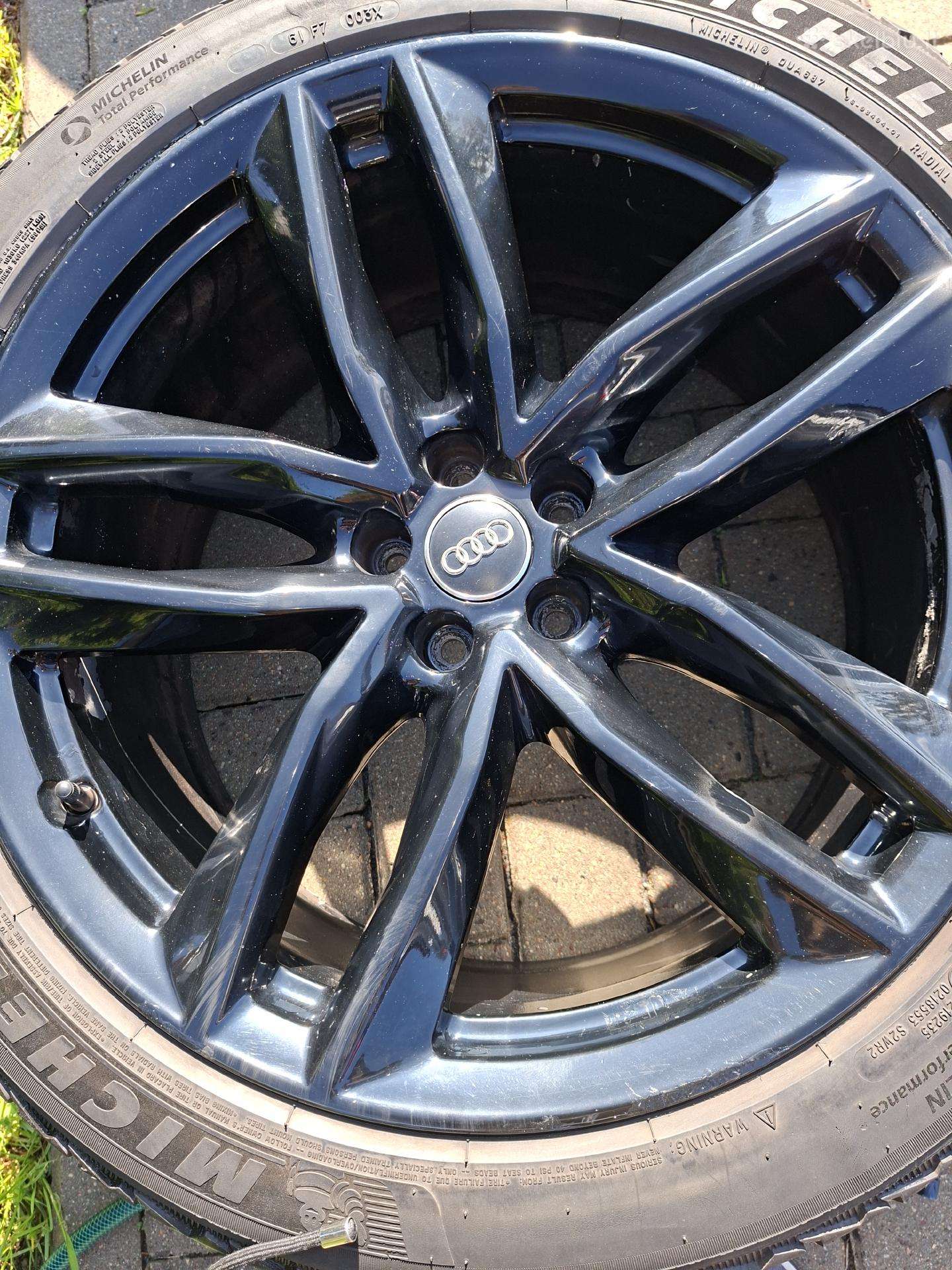 Audi Q5,q7,VW touareg R21 ratai su žieminėm padang