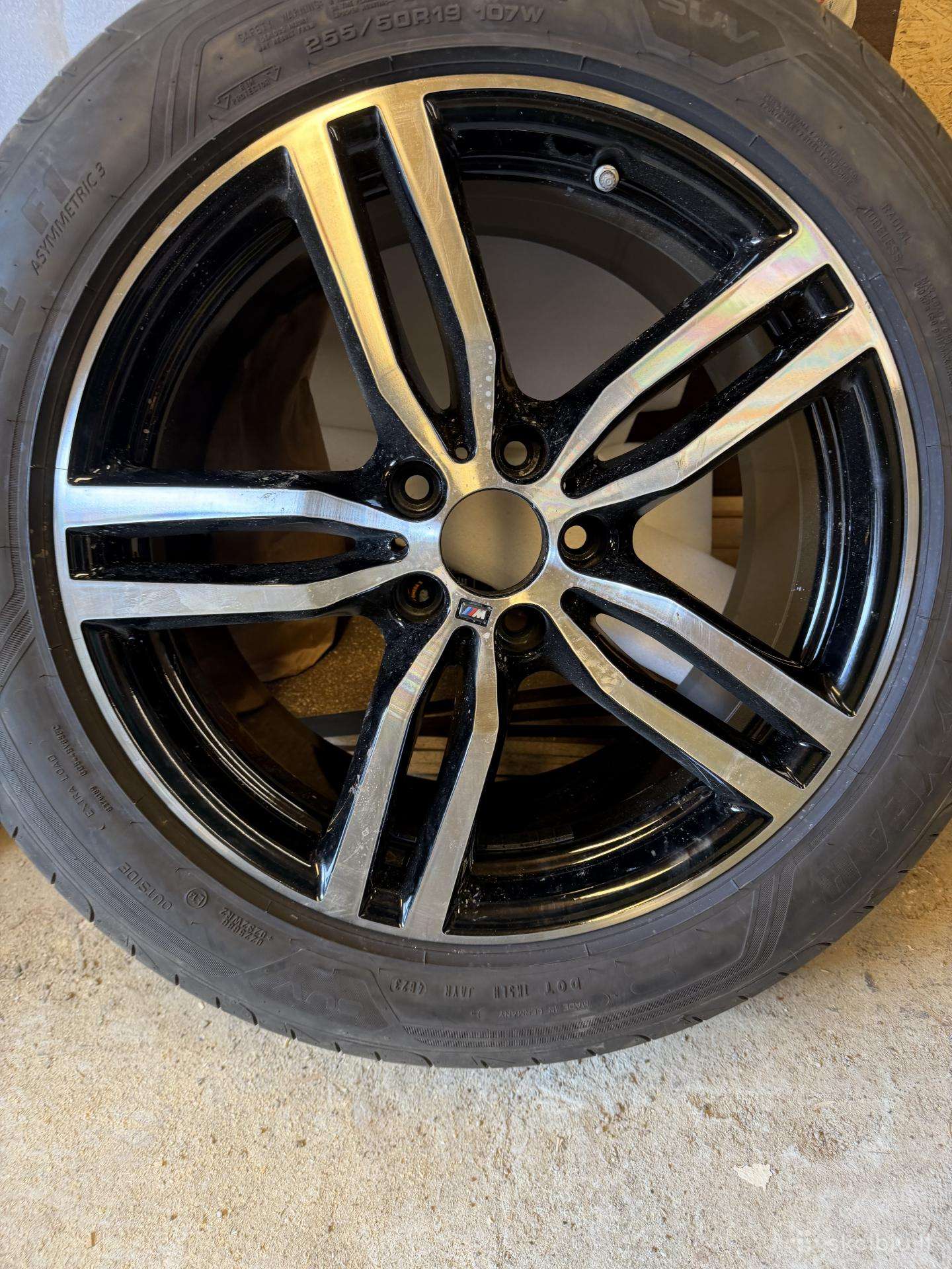4 Ratlankiai R19 Bmw su padangomis Good Year.