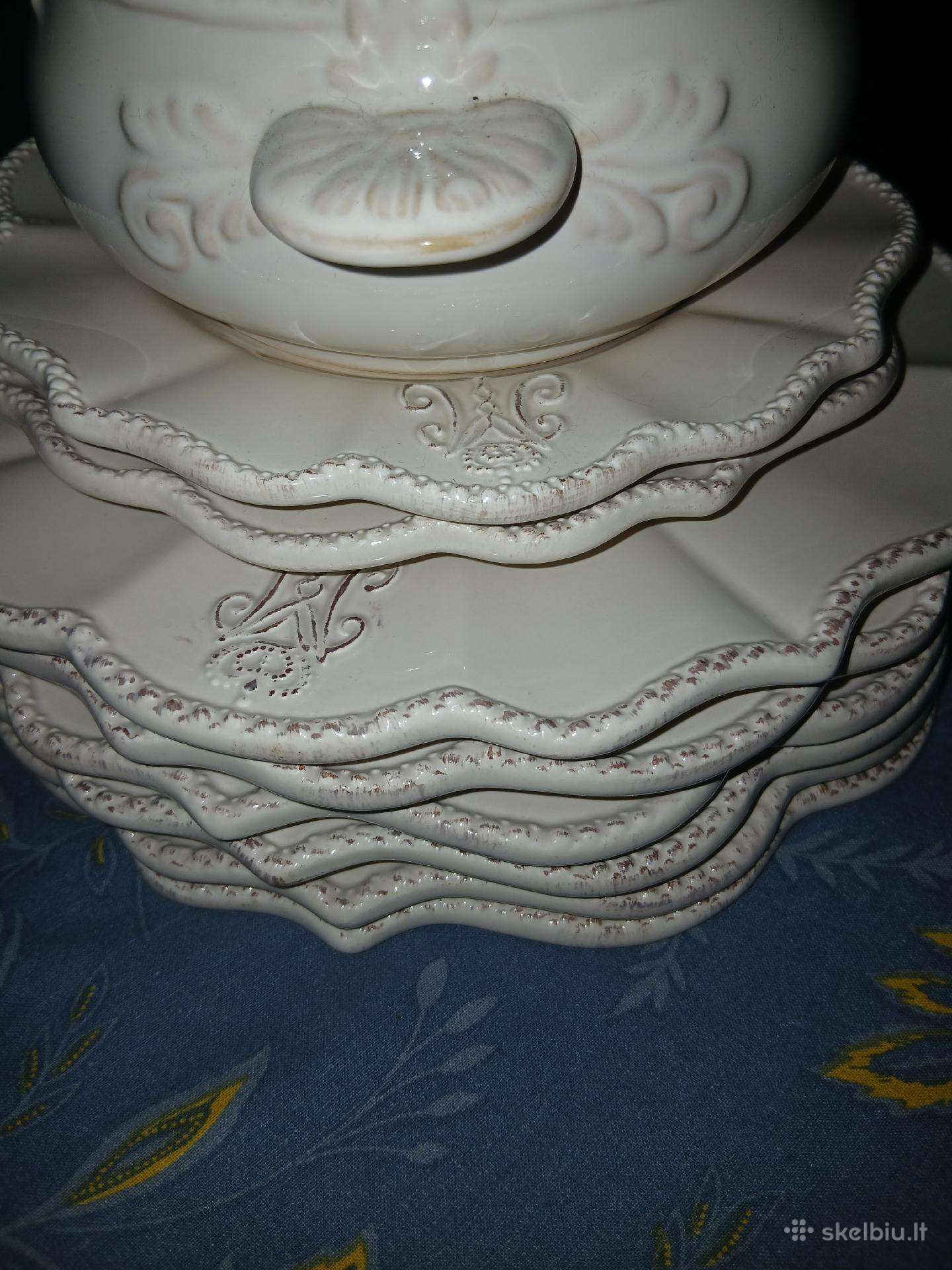 Lėkščių rinkinys