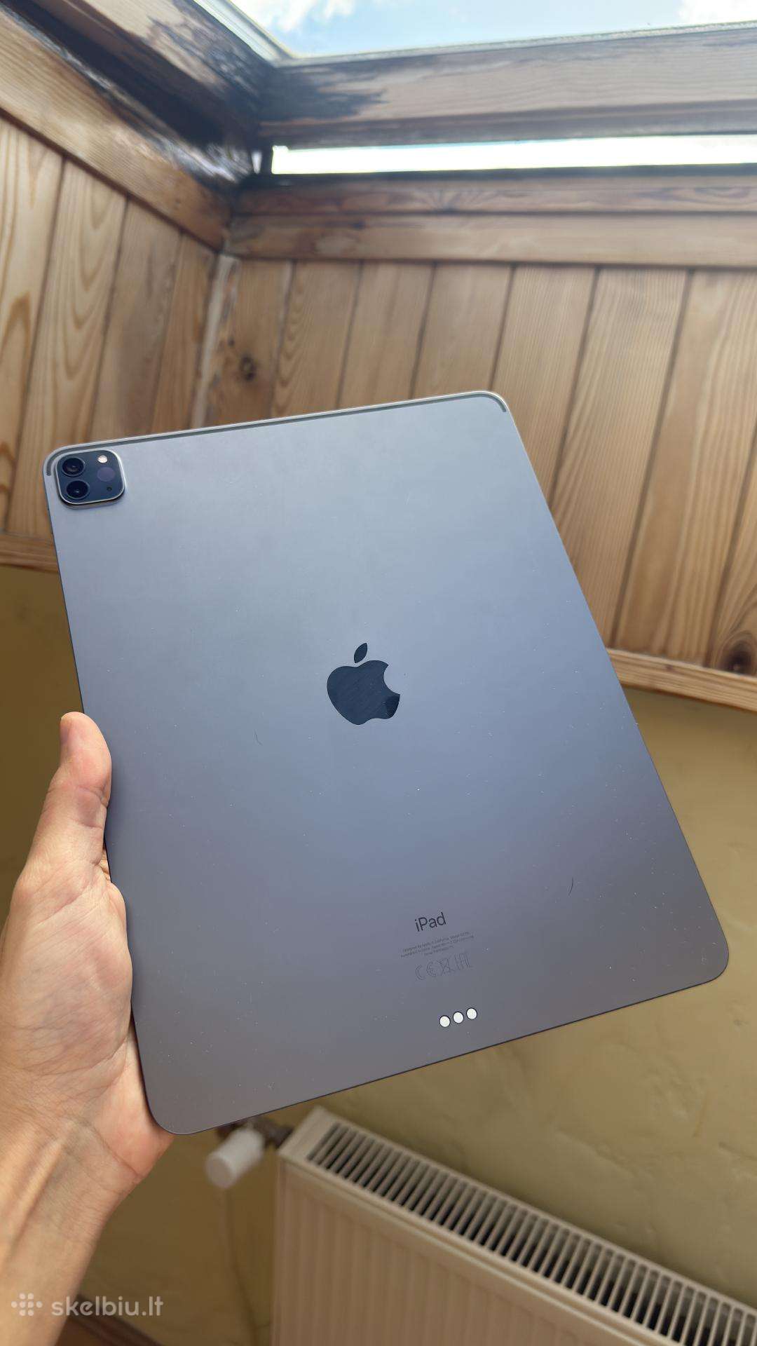 iPad Pro 12.9" (5th Gen, M1, 256gb)