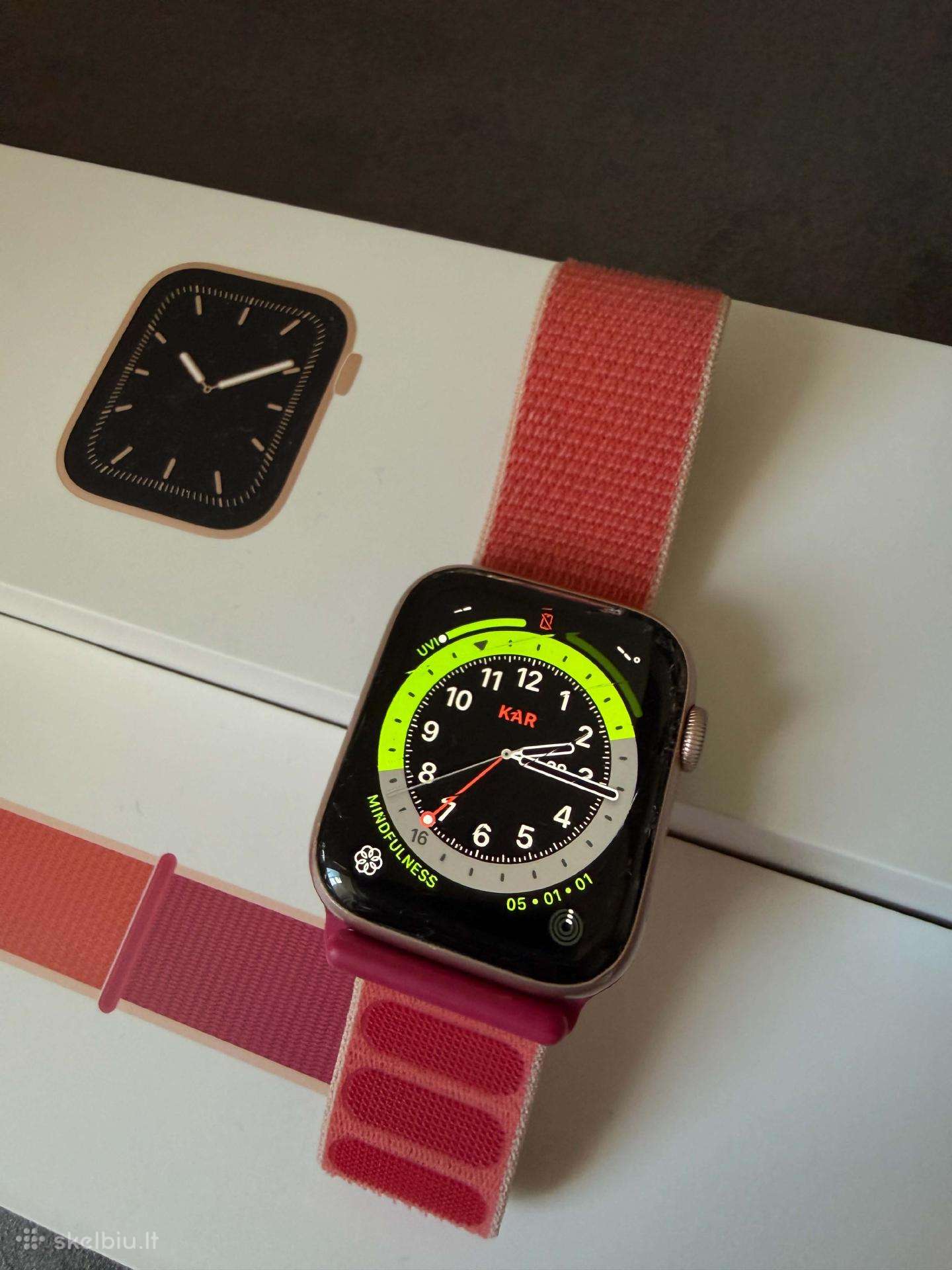 Apple Watch Series 5 44mm Gold Aluminum