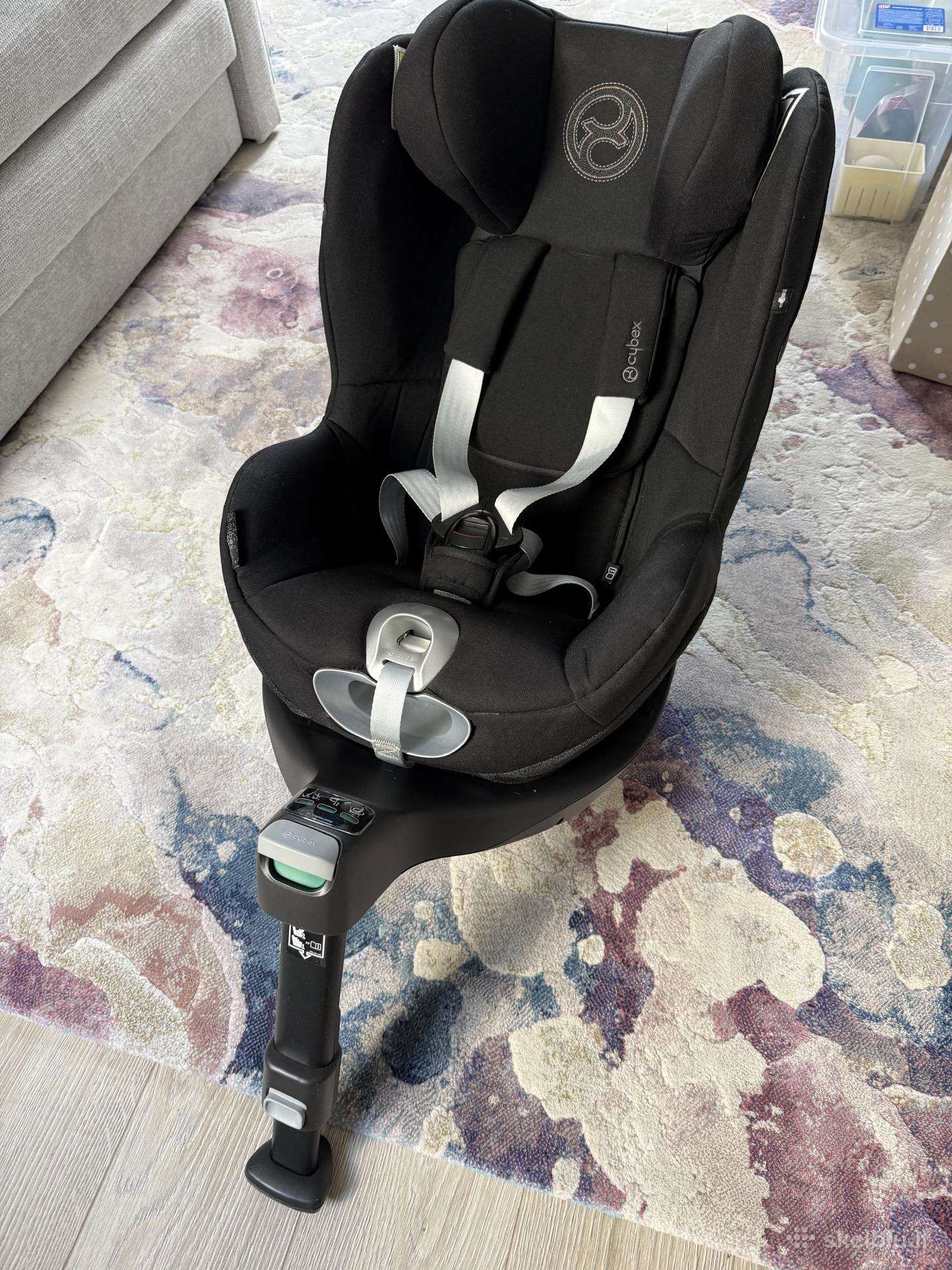 Cybex auto kėdutė su baze