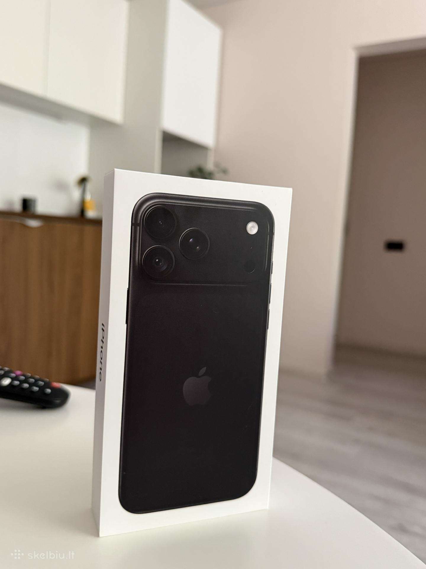 iPhone 18 Pro Max, Usa Versija