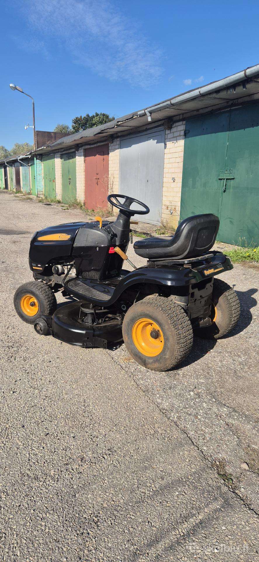 Sodo traktoriukas partner 19 Ag