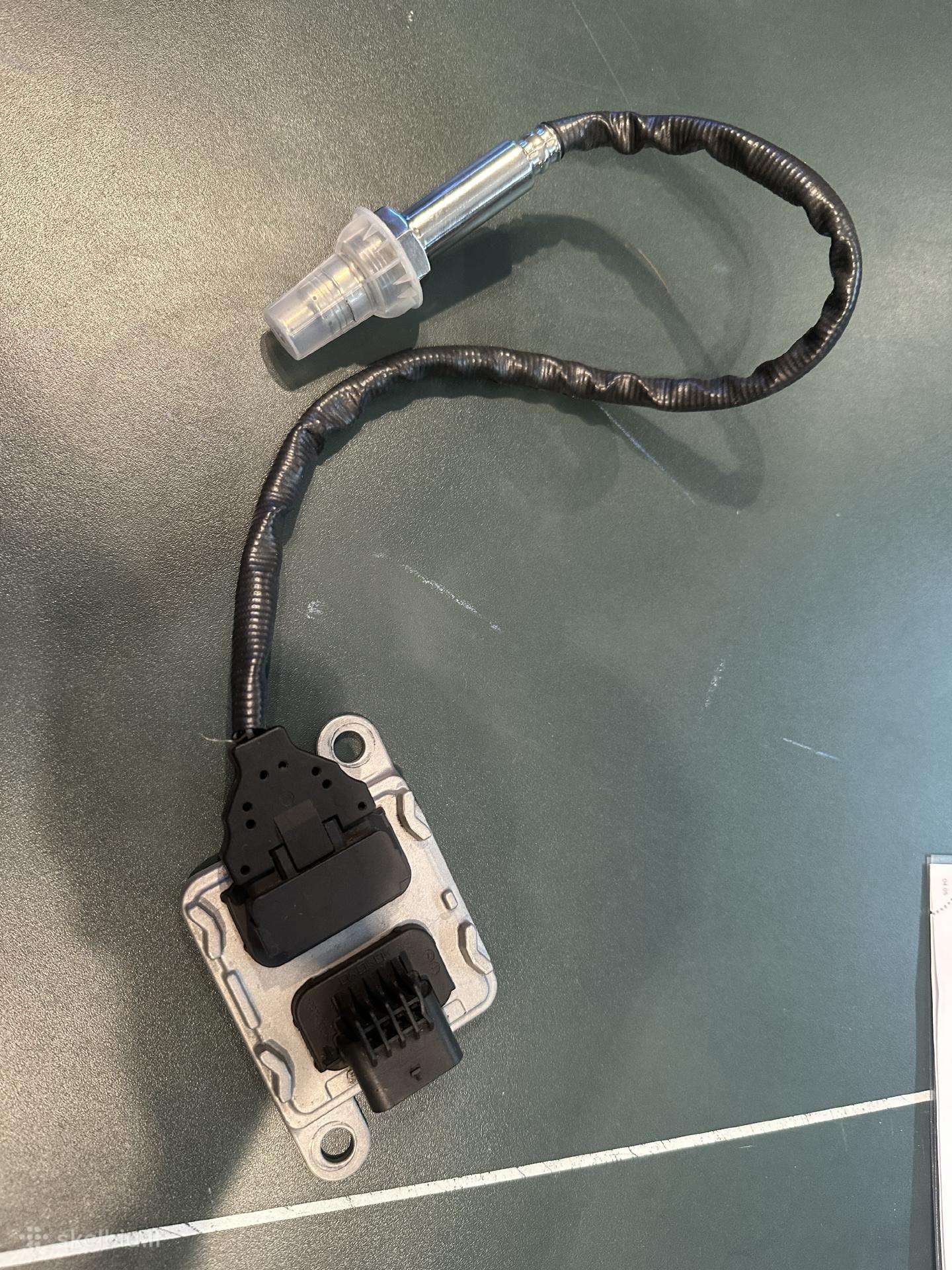 Mercedes Nox daviklis A0009054704
