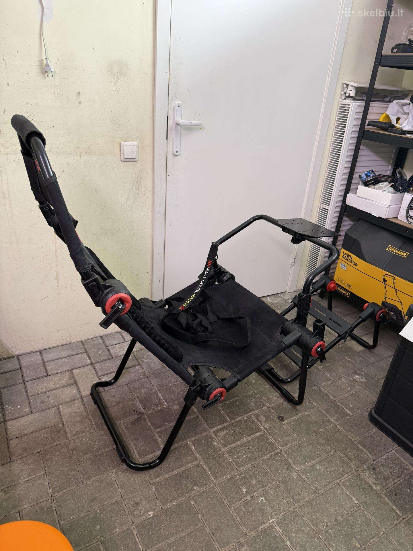 Next Level Racing F-GT Lite
