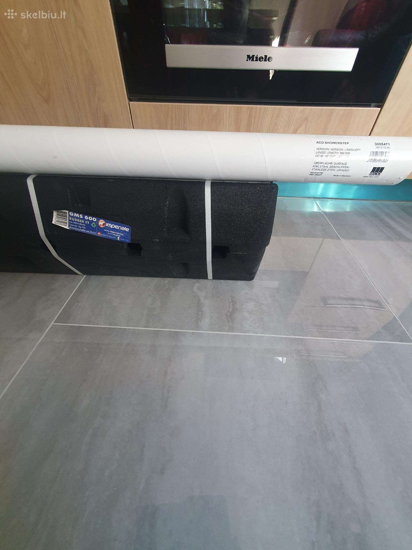 Nebrangiai Aco kairinis dušo profilis 990/12.5/30