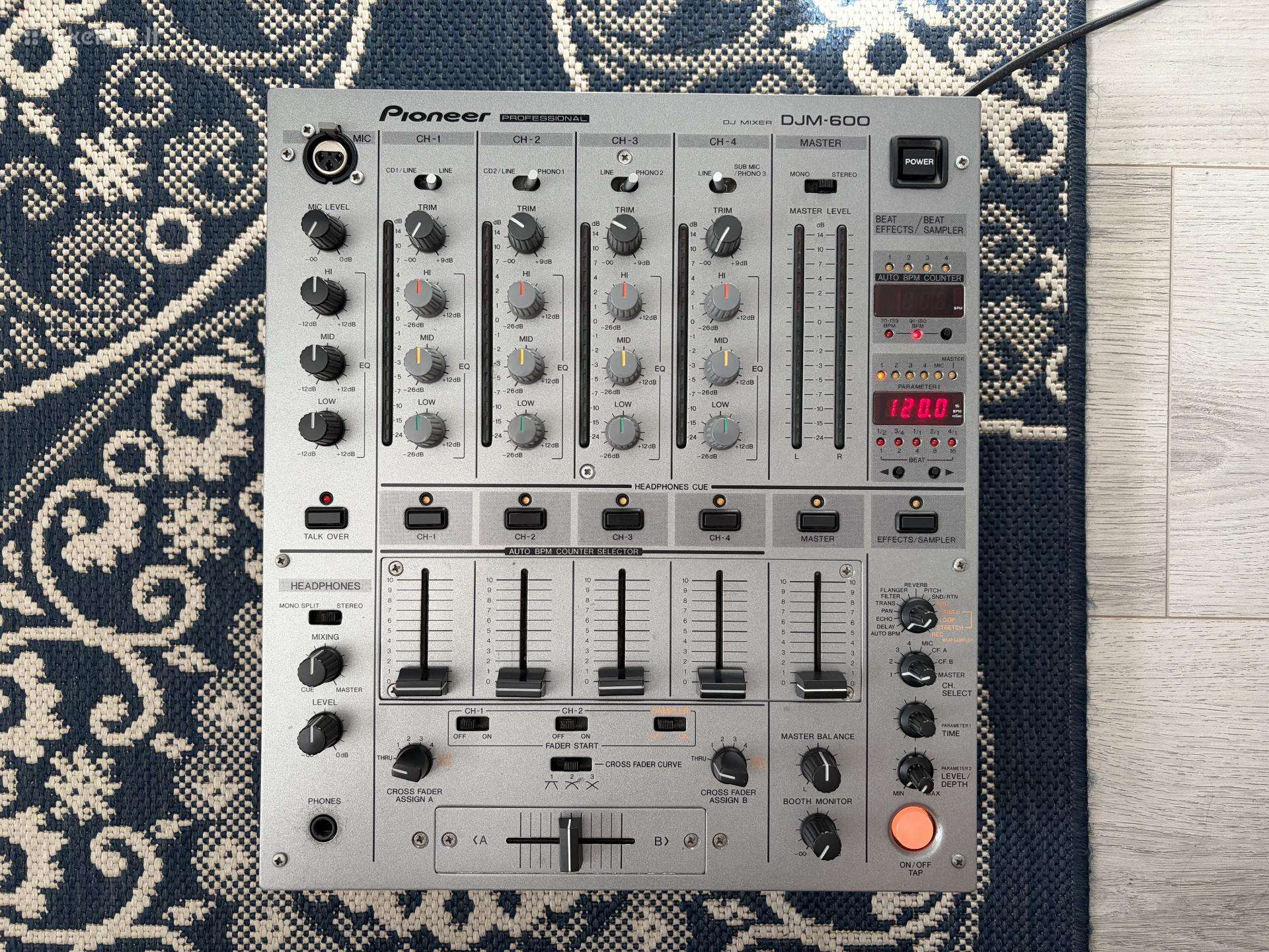 Pioneer Djm-600 mixer mikšerinis pultas