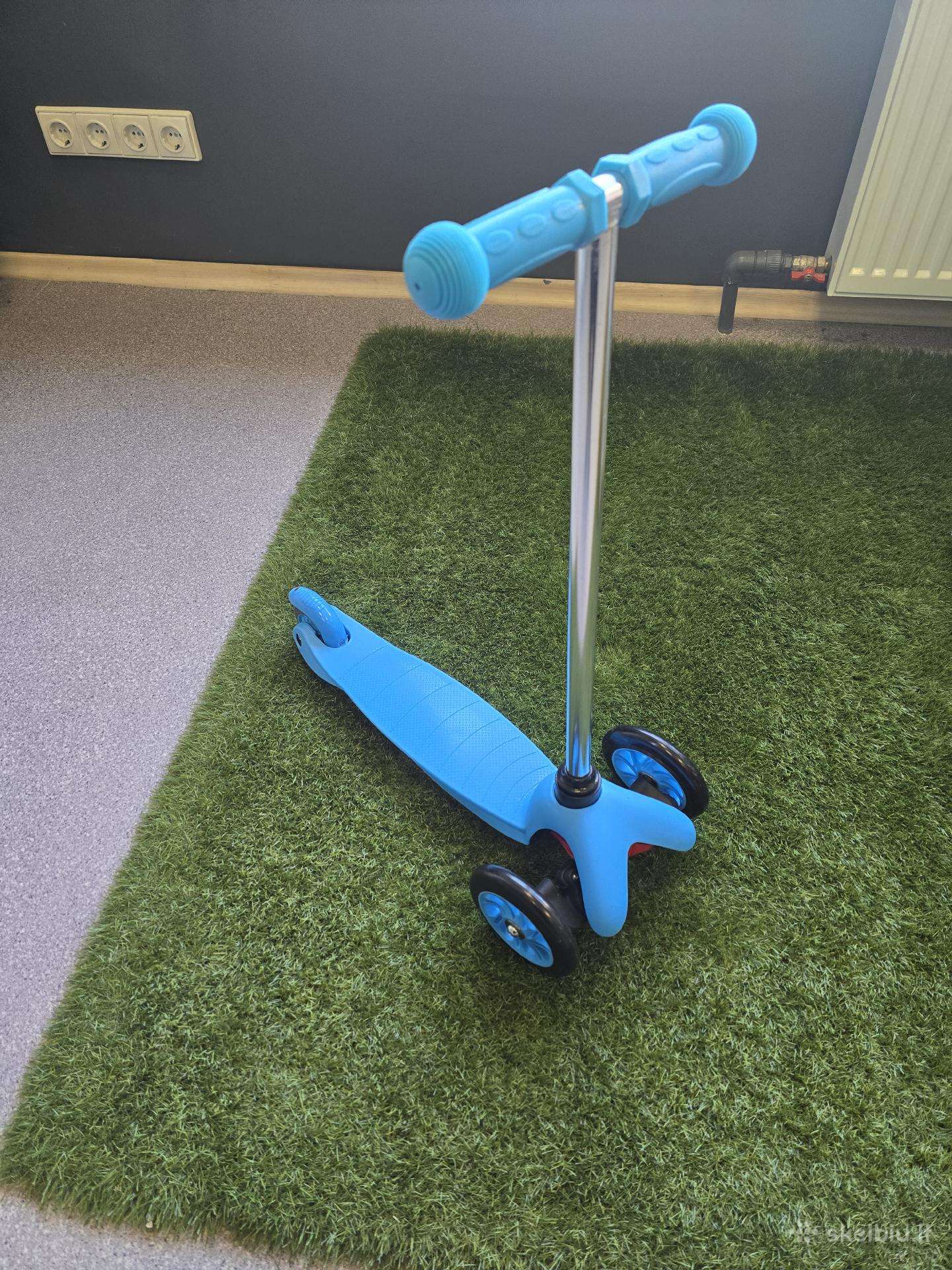 Paspirtukas “scooter su trimis ratais mėlynas
