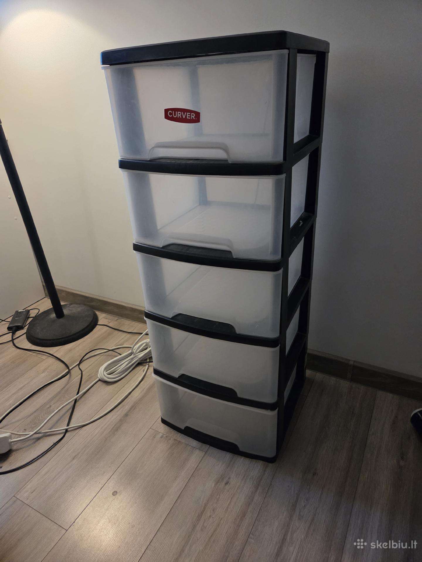 Plastikinė komoda su 5 stalčiais ir ratukais