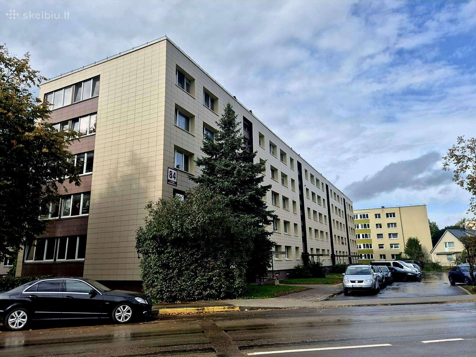 Tvarkingas 3 kambarių butas 1ame aukšte