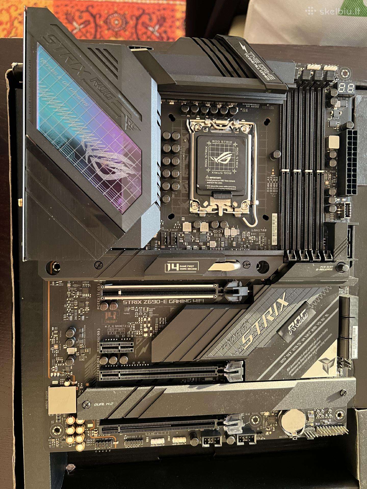 Asus rog strix z690-e gaming WiFi ddr5 lga1700