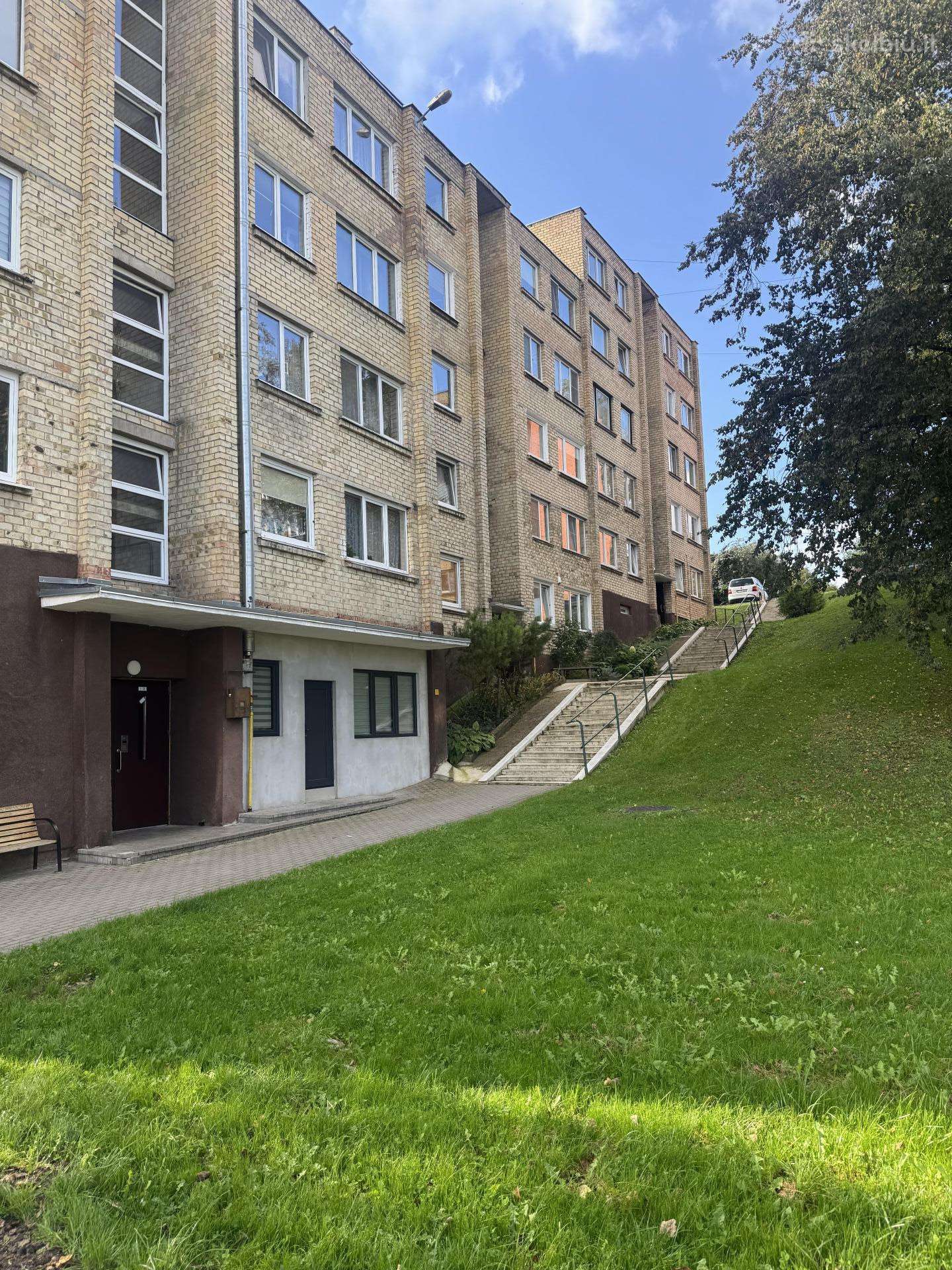 Parduodamas erdvus ir šviesus 3 kambarių butas