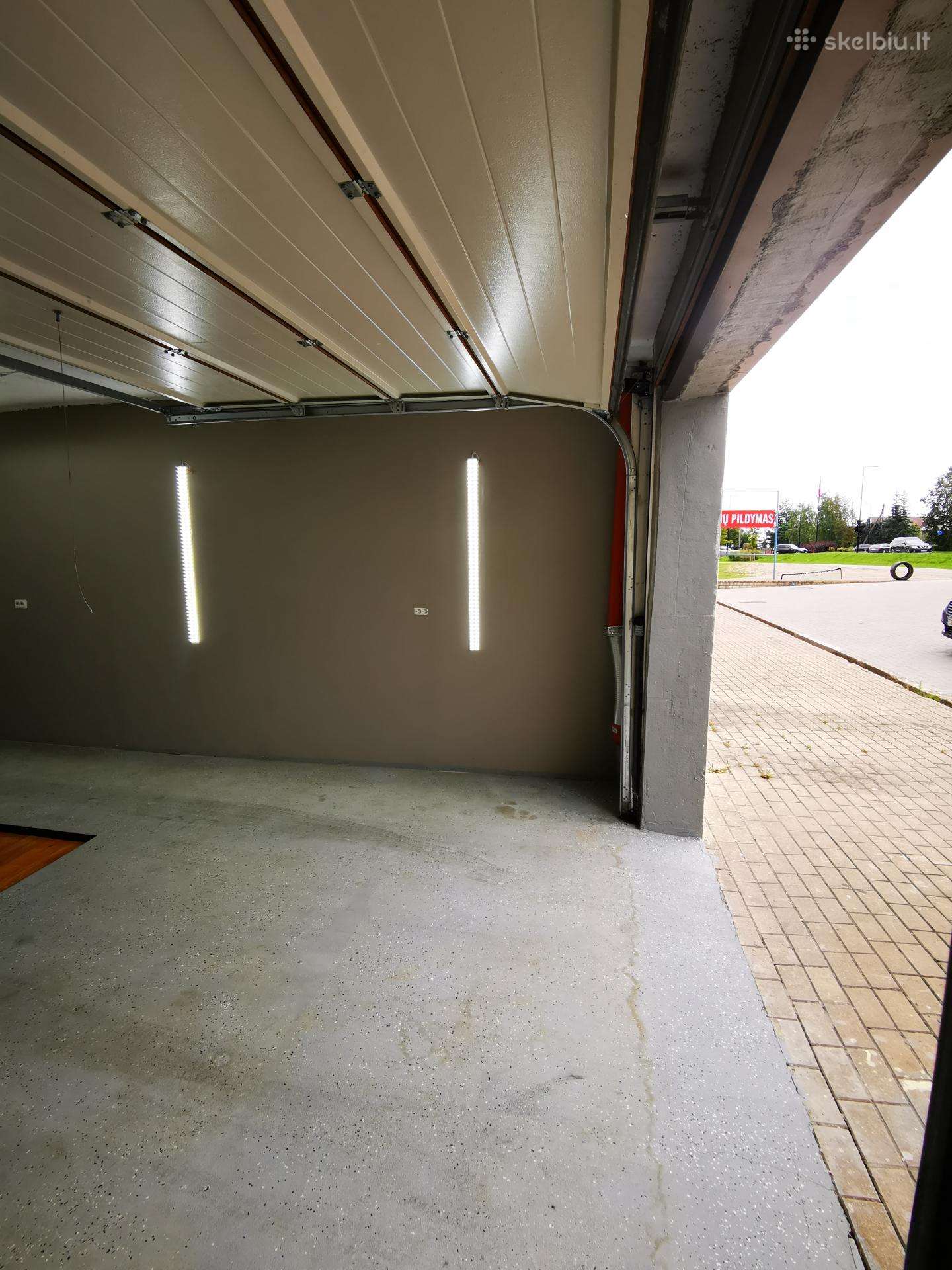 Automobilių/moto patalpa tinka įvairioms veikloms
