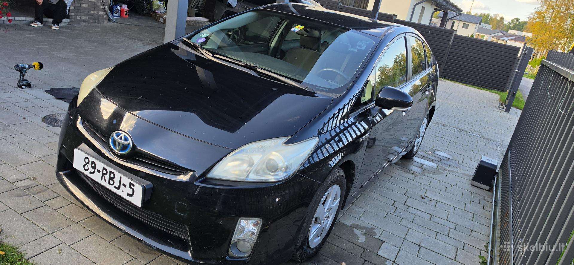 Toyota Prius, Хэтчбек