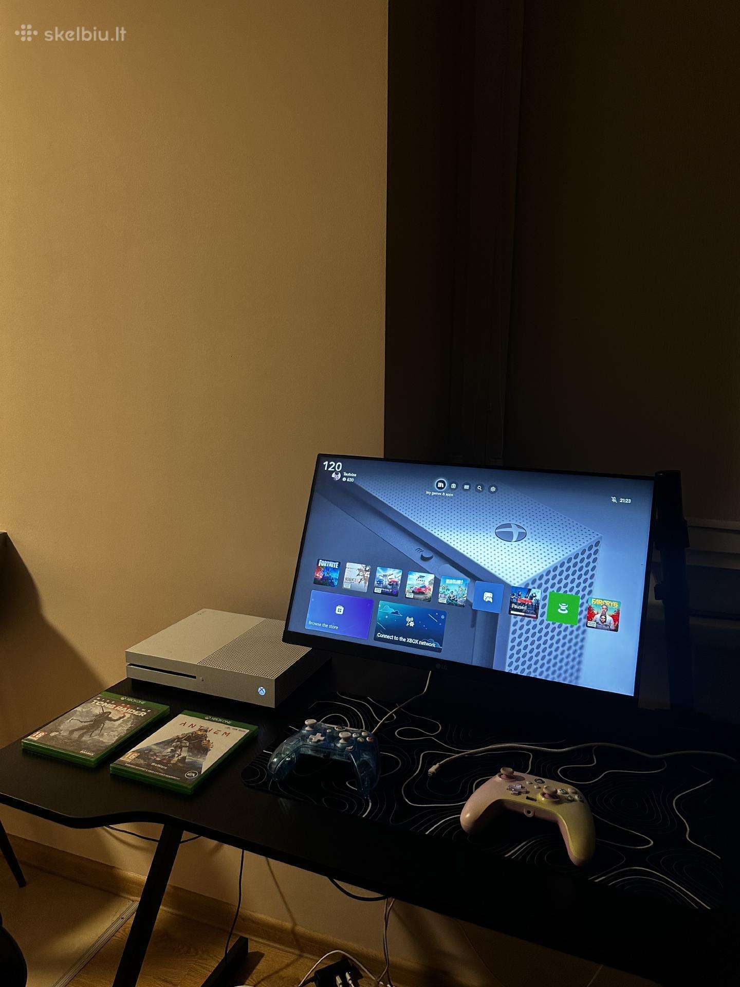 Xbox One S + 180 Hz monitorius + 2 pulteliai