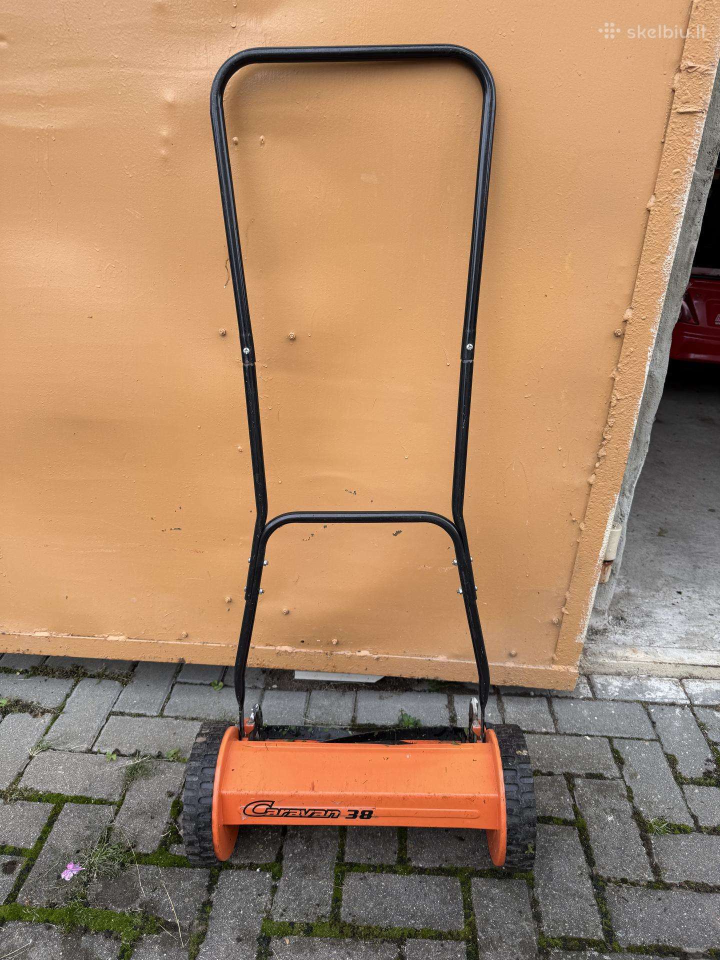 Rankinė žoliapjovė vejapjovė Caravan 38