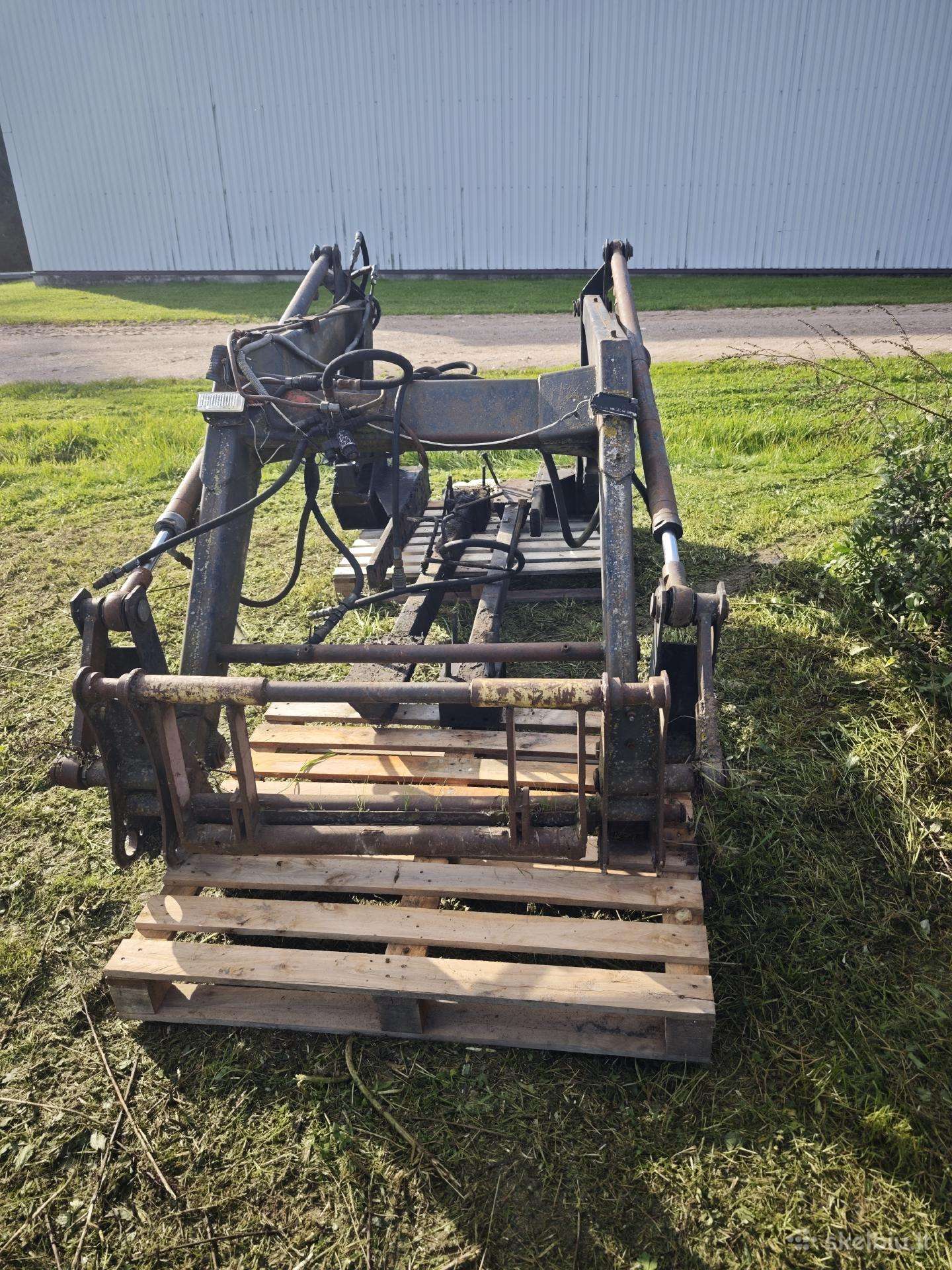 Mtz frontalinis krautuvas