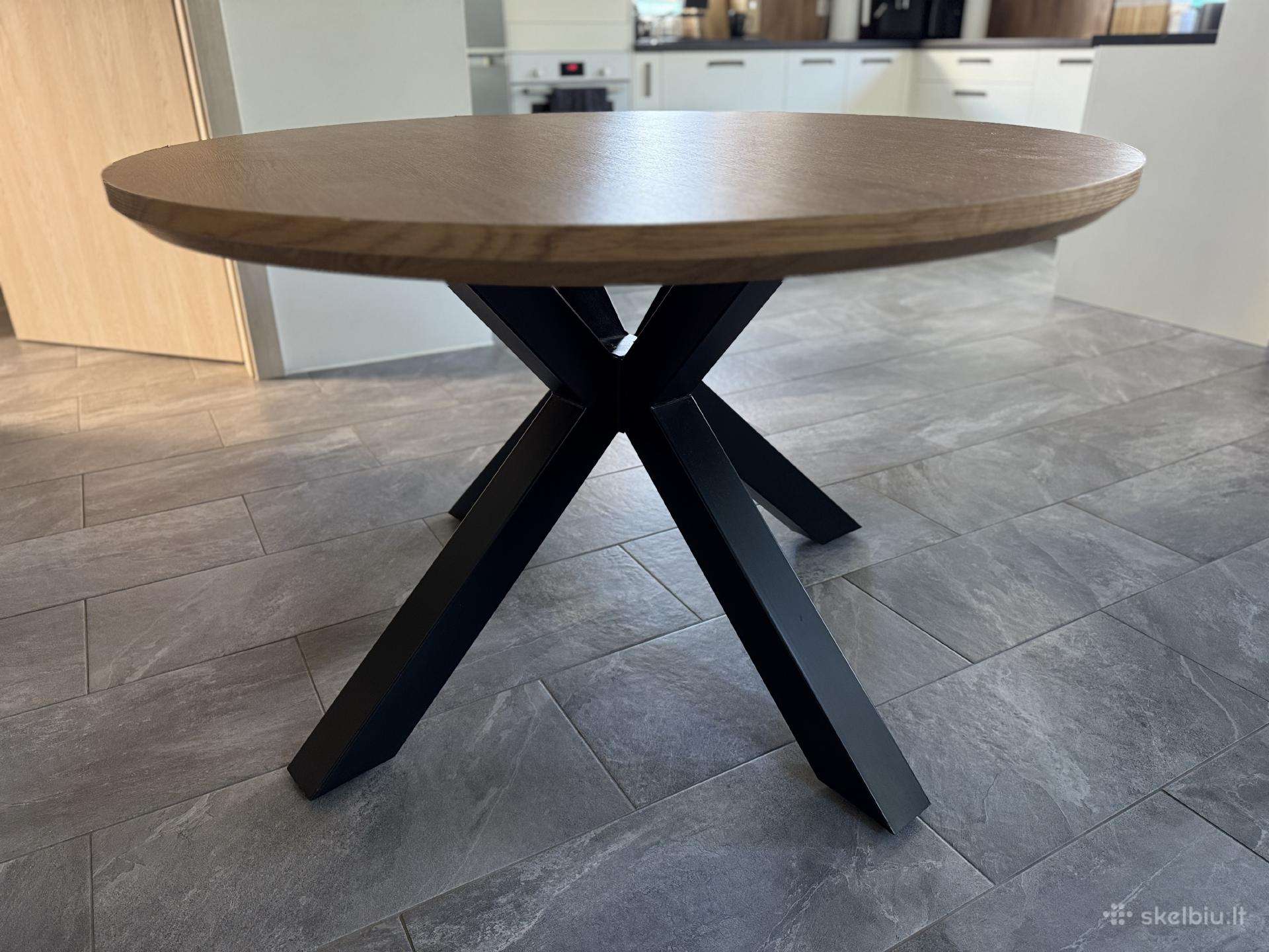 Parduodamas 120 cm apvalus svetainės stalas