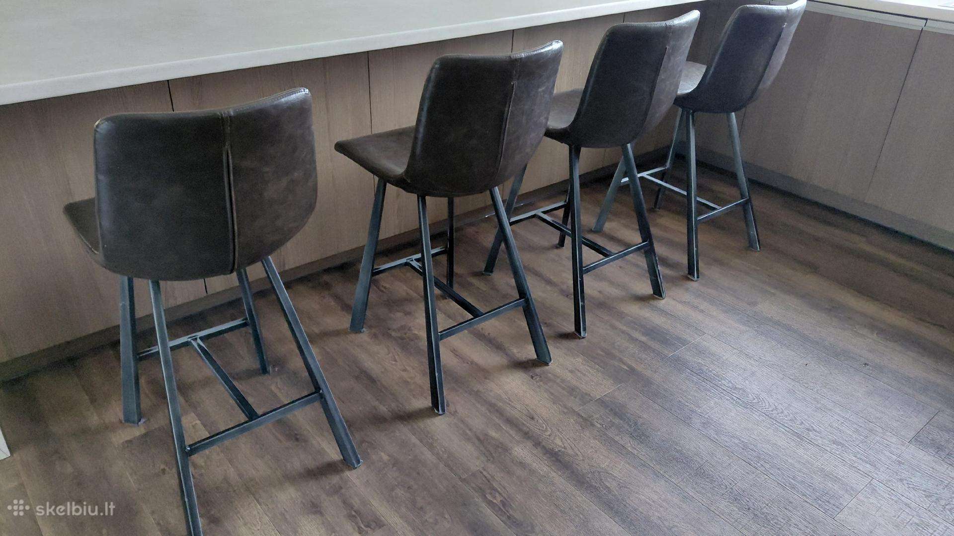Accanto pusbario kėdės