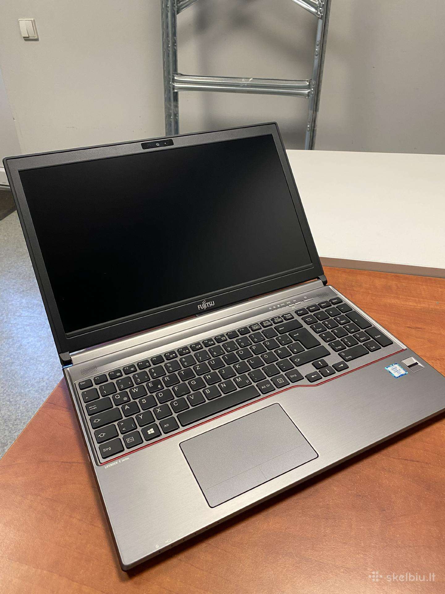 Fujitsu Lifebook E756 i5-6300u /8/ 128