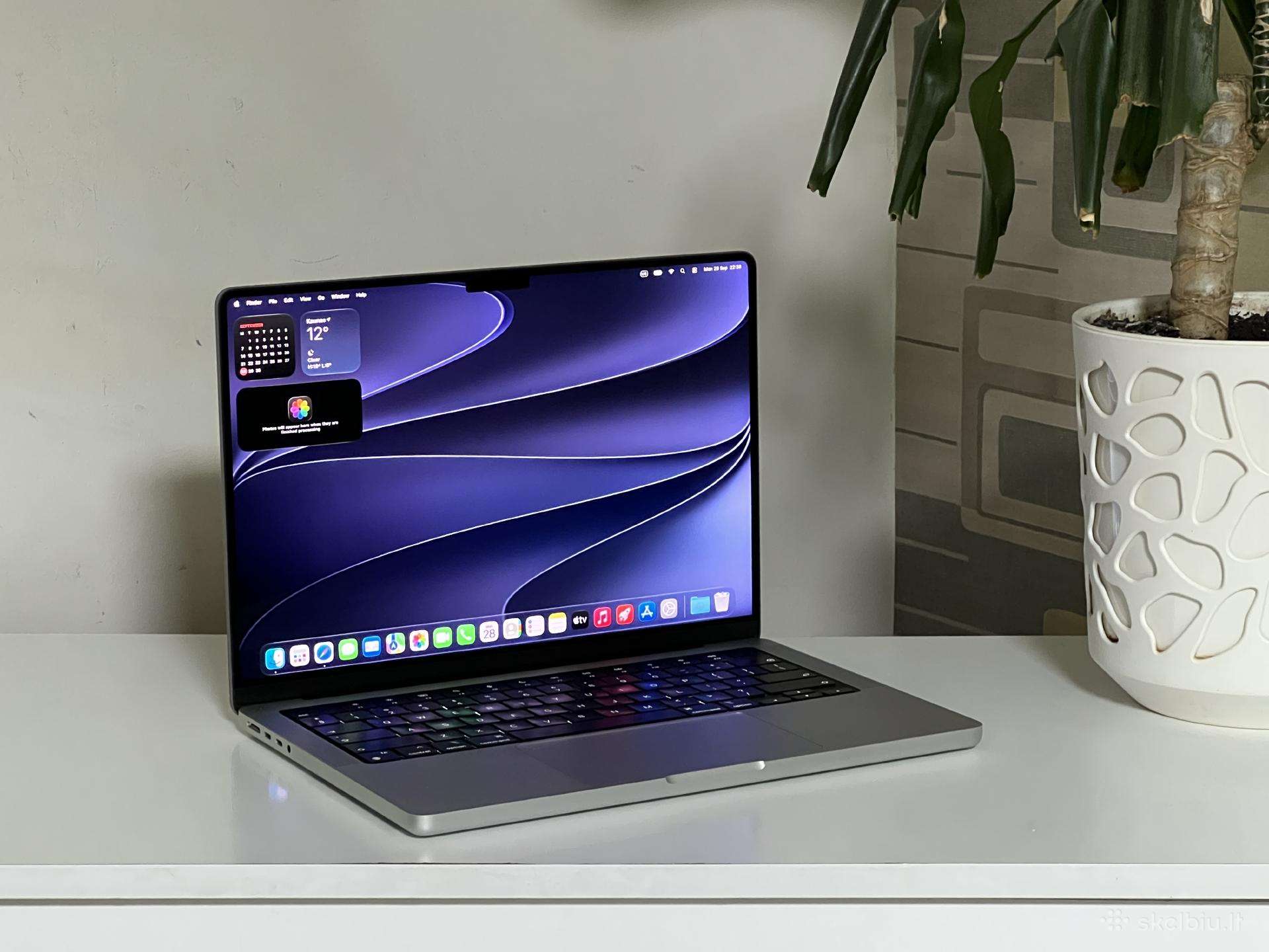 Parduodamas MacBook Pro 14 su M3 Pro, 36gb/512gb.