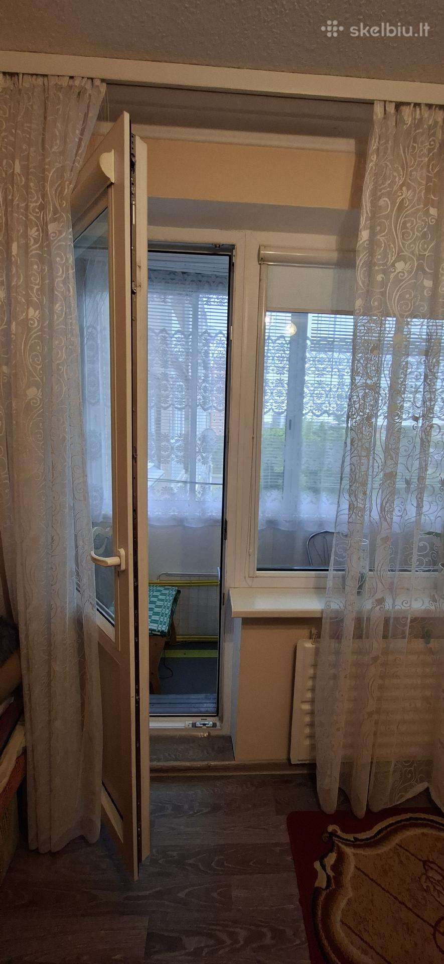 Parduodu 3 kambarių butą.140000€