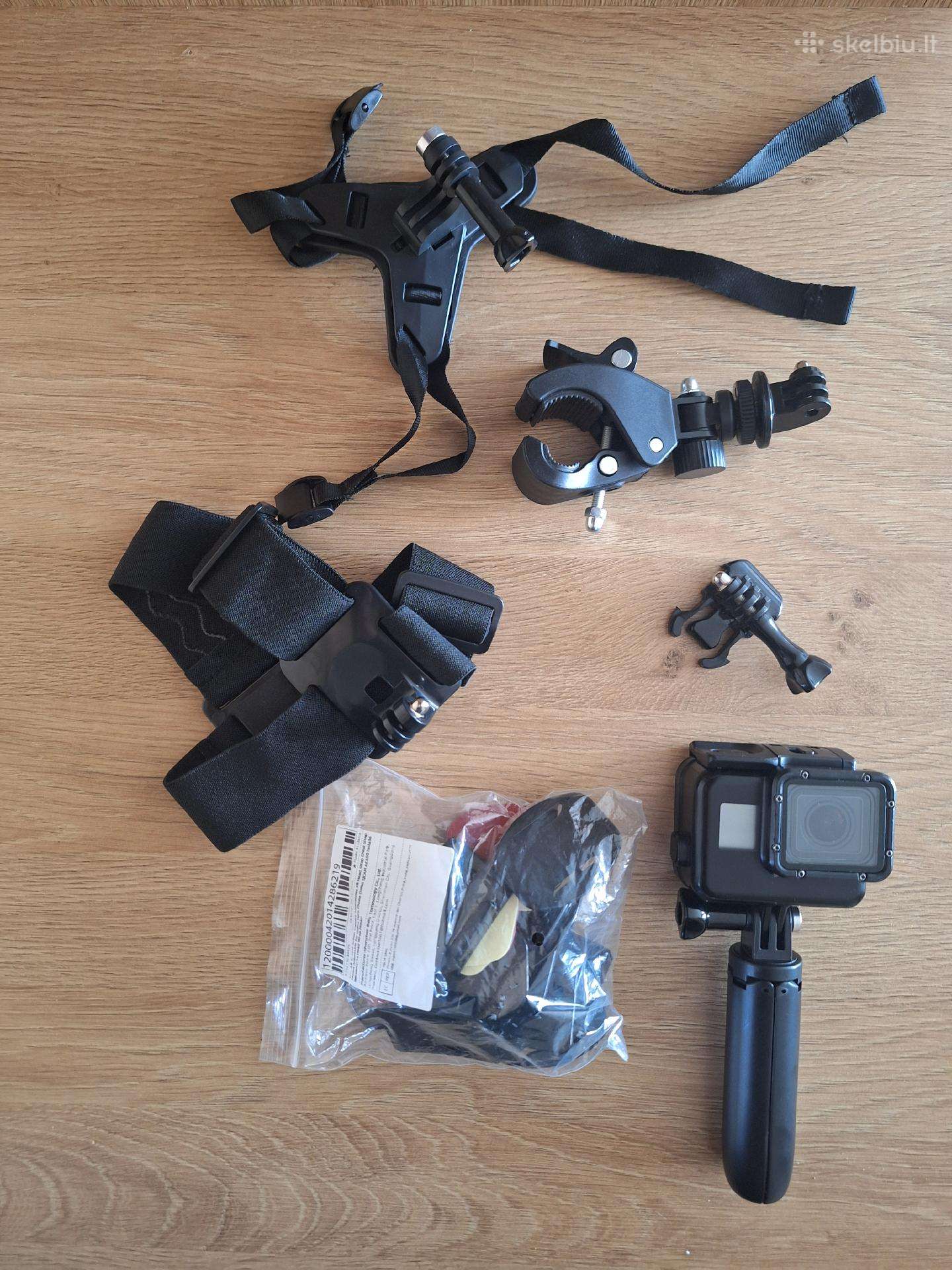 Gopro hero 5 nauja baterija, kortelė ir priedai