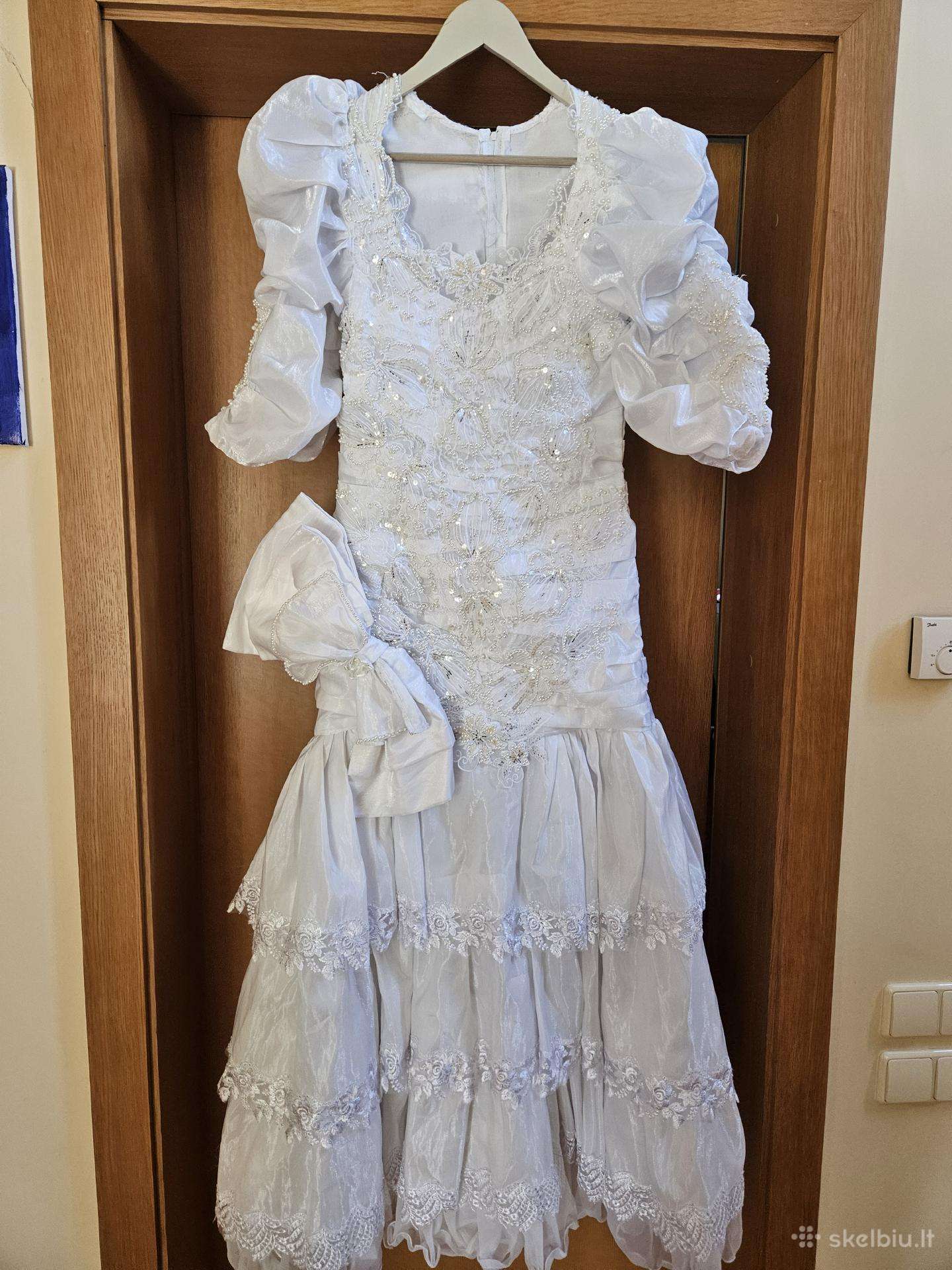 Dovanoju vestuvines sukneles