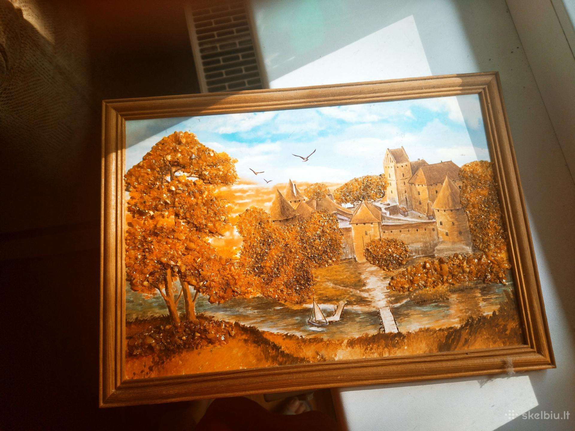 Vintažinis paveikslas su gintaru Trakai.