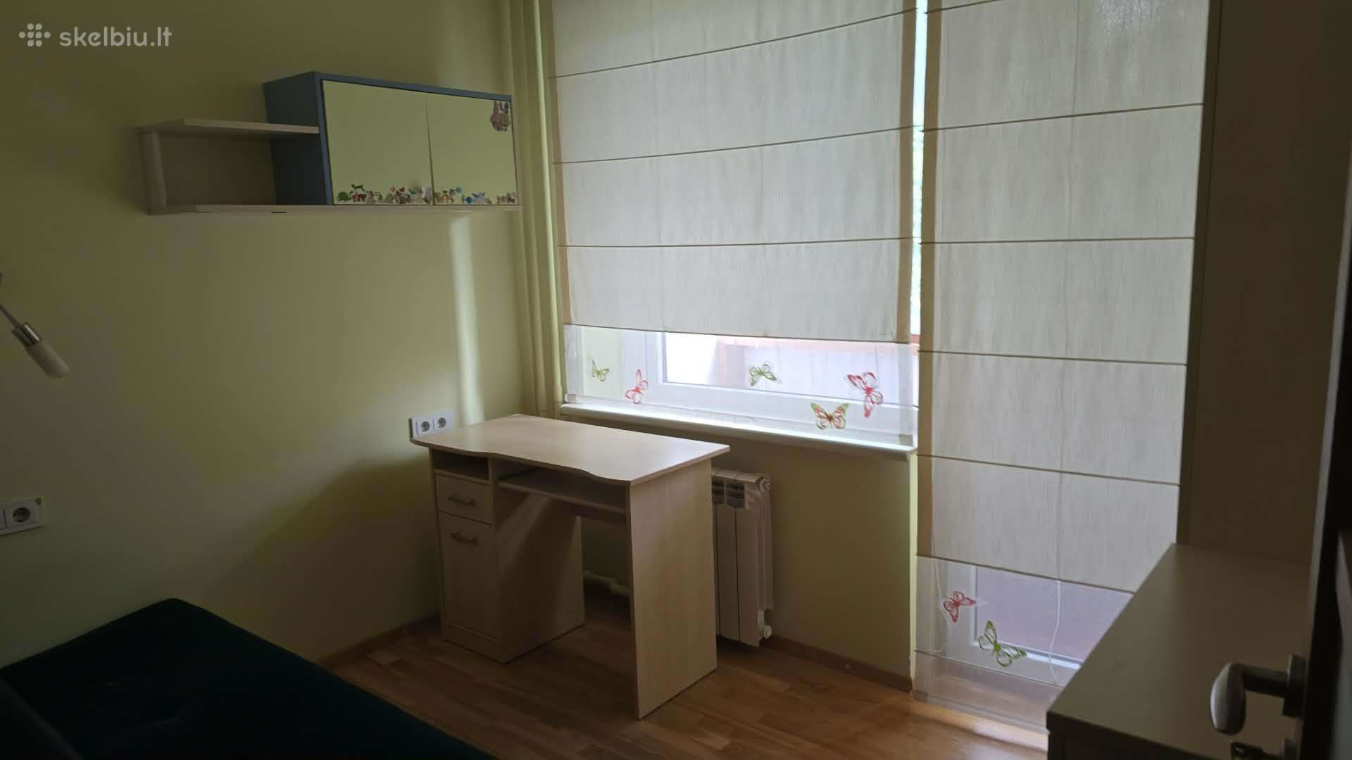 Išnuomojamas 1 kambarys 4 kambarių bute studentei