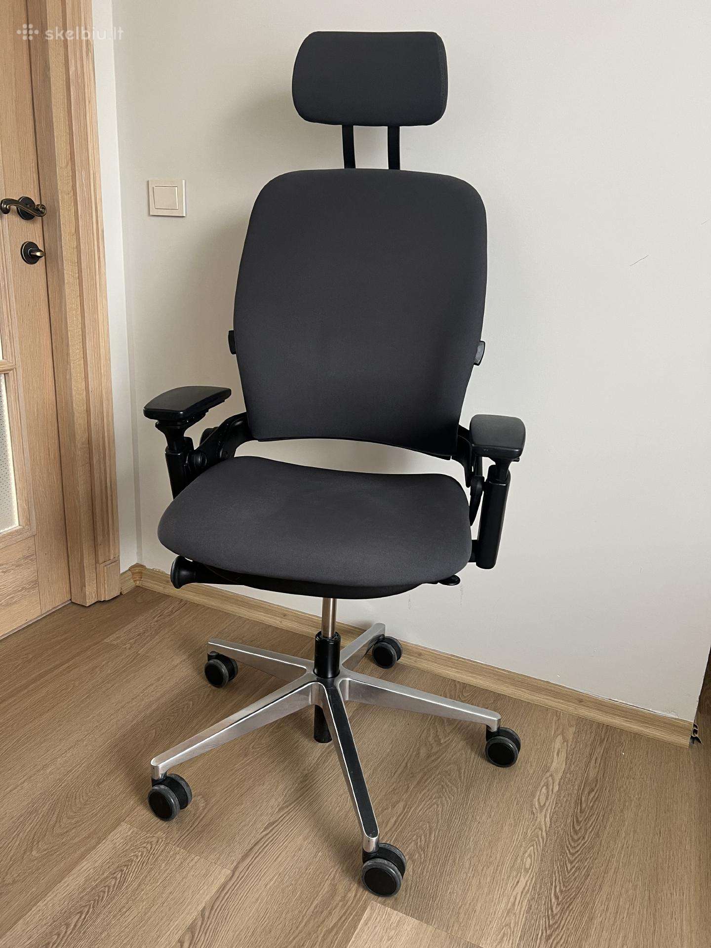 Steelcase Leap Task Chair Standard with headrest