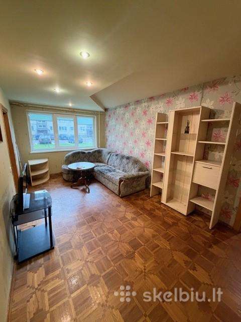 Išnuomojamas 3 kambarių butas