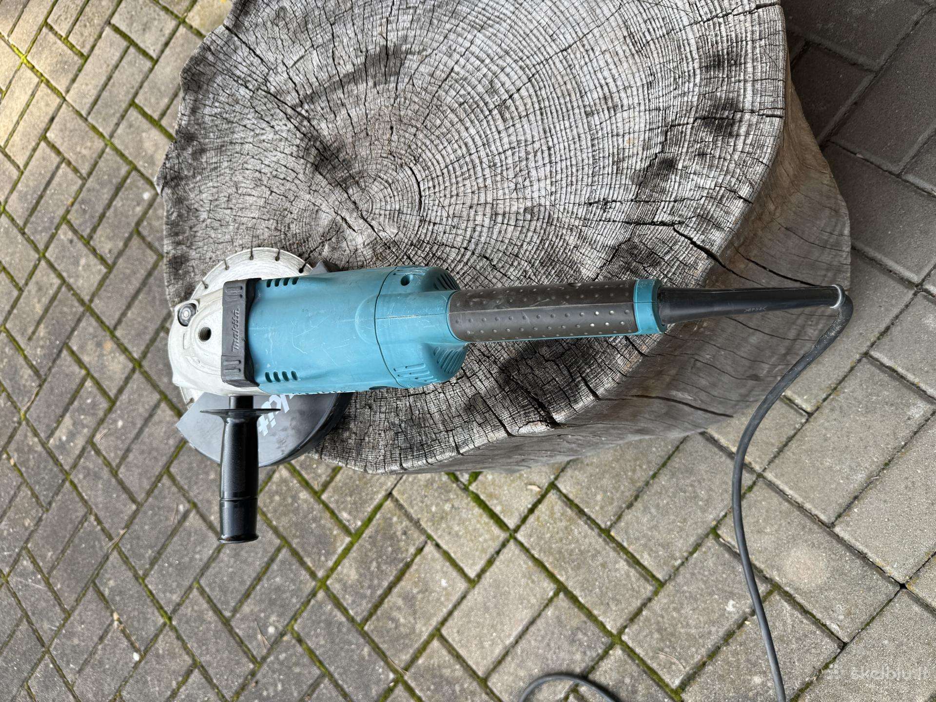 Parduodu diskinį šlifuoklį Makita