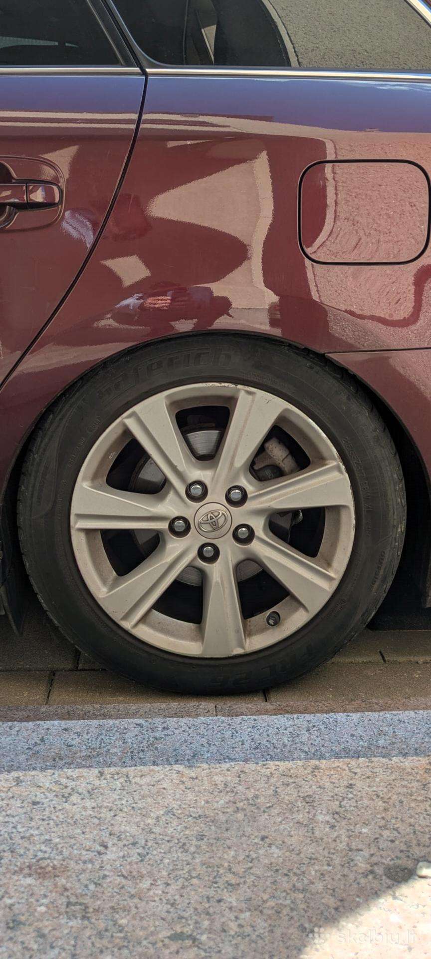 Toyota Avensis t27 ratlankiai