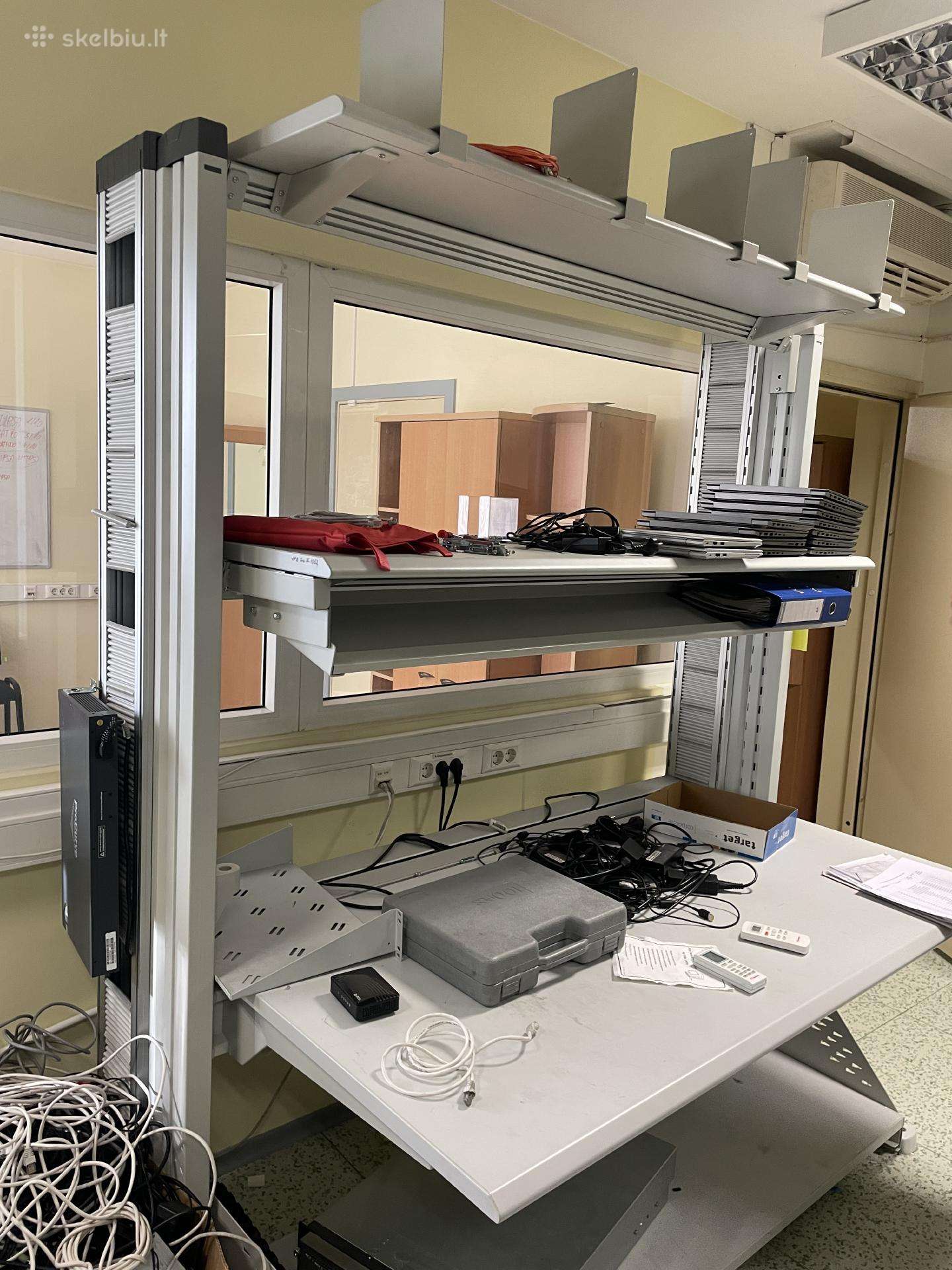IT stendas-stalas Lampertz Technical Workstations