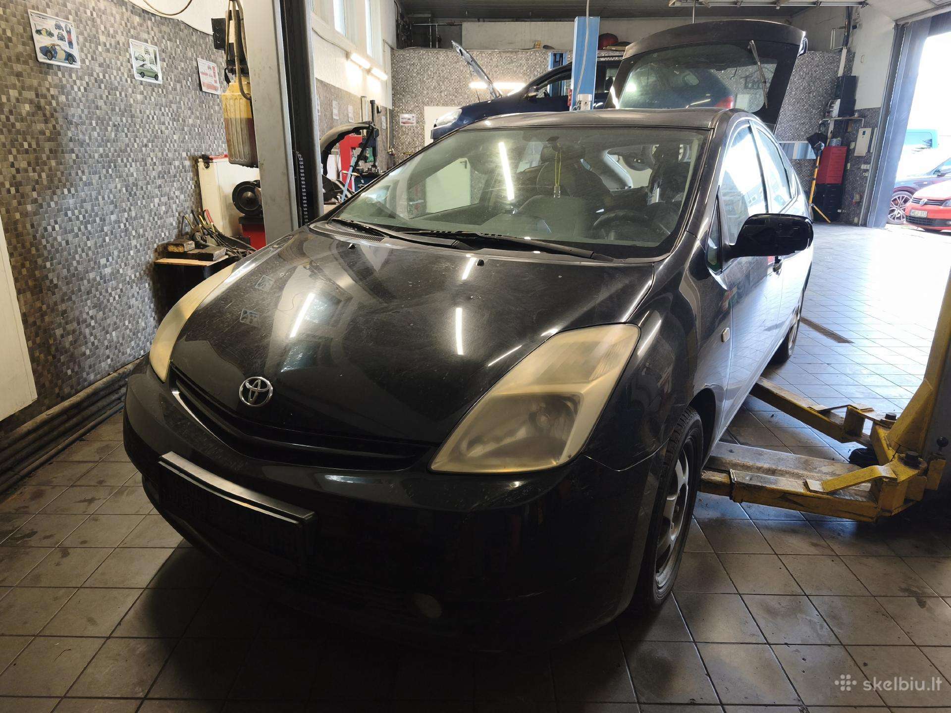 Toyota Prius Europa 2005-2007m II Dalimis