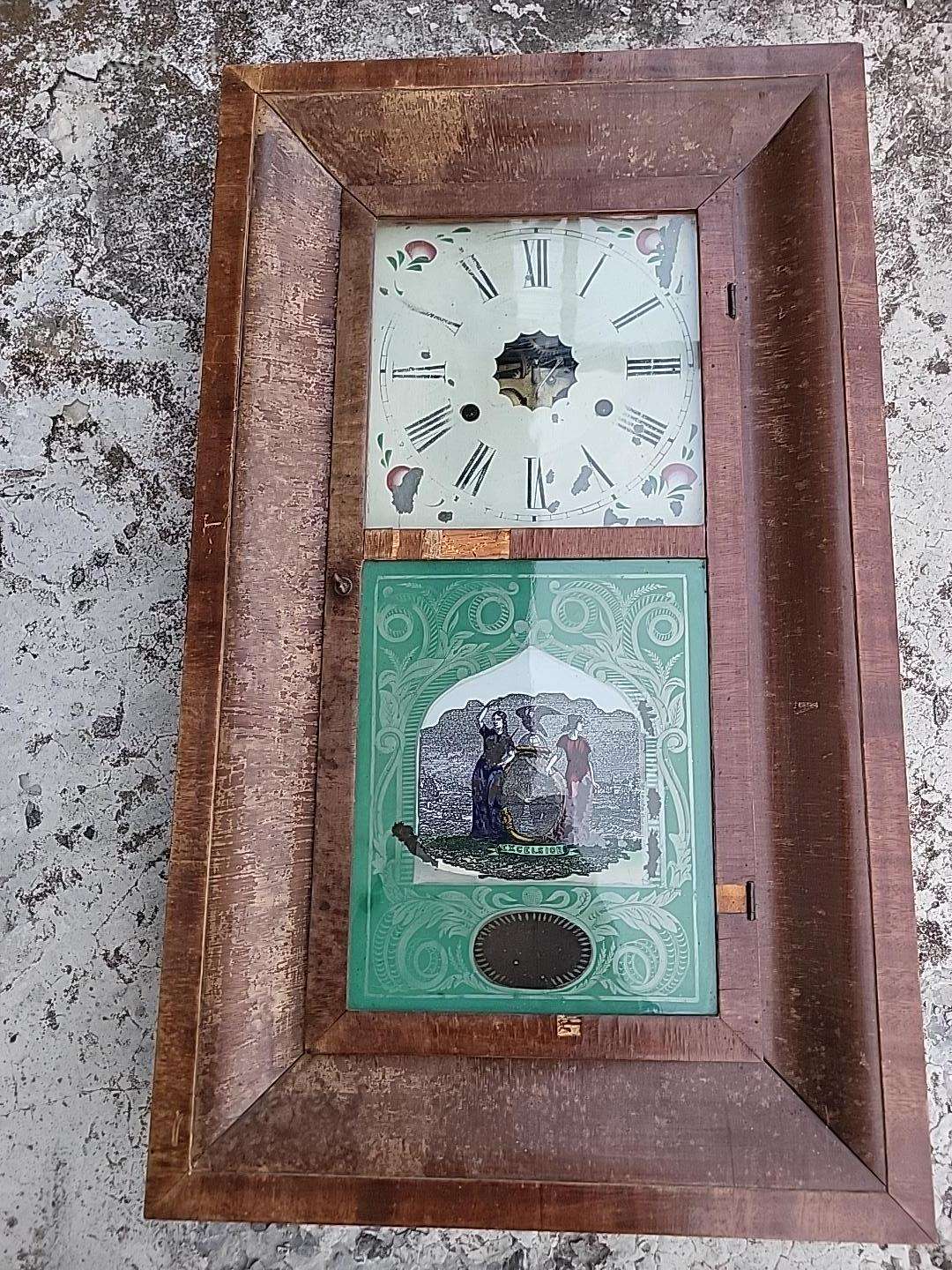 Senovinis mechaninis laikrodis su svoriais