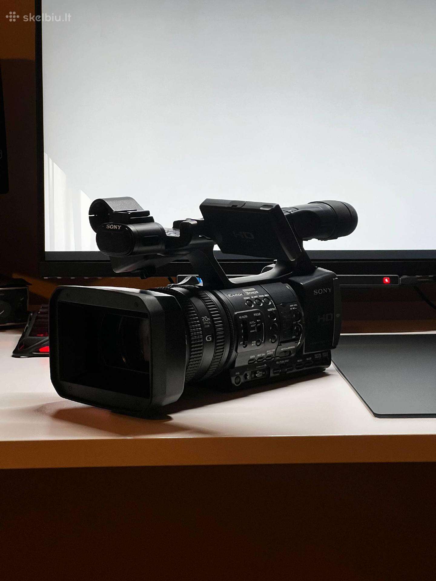 Pusiau profesionali vaizdo kamera Sony Hdr-ax2000e