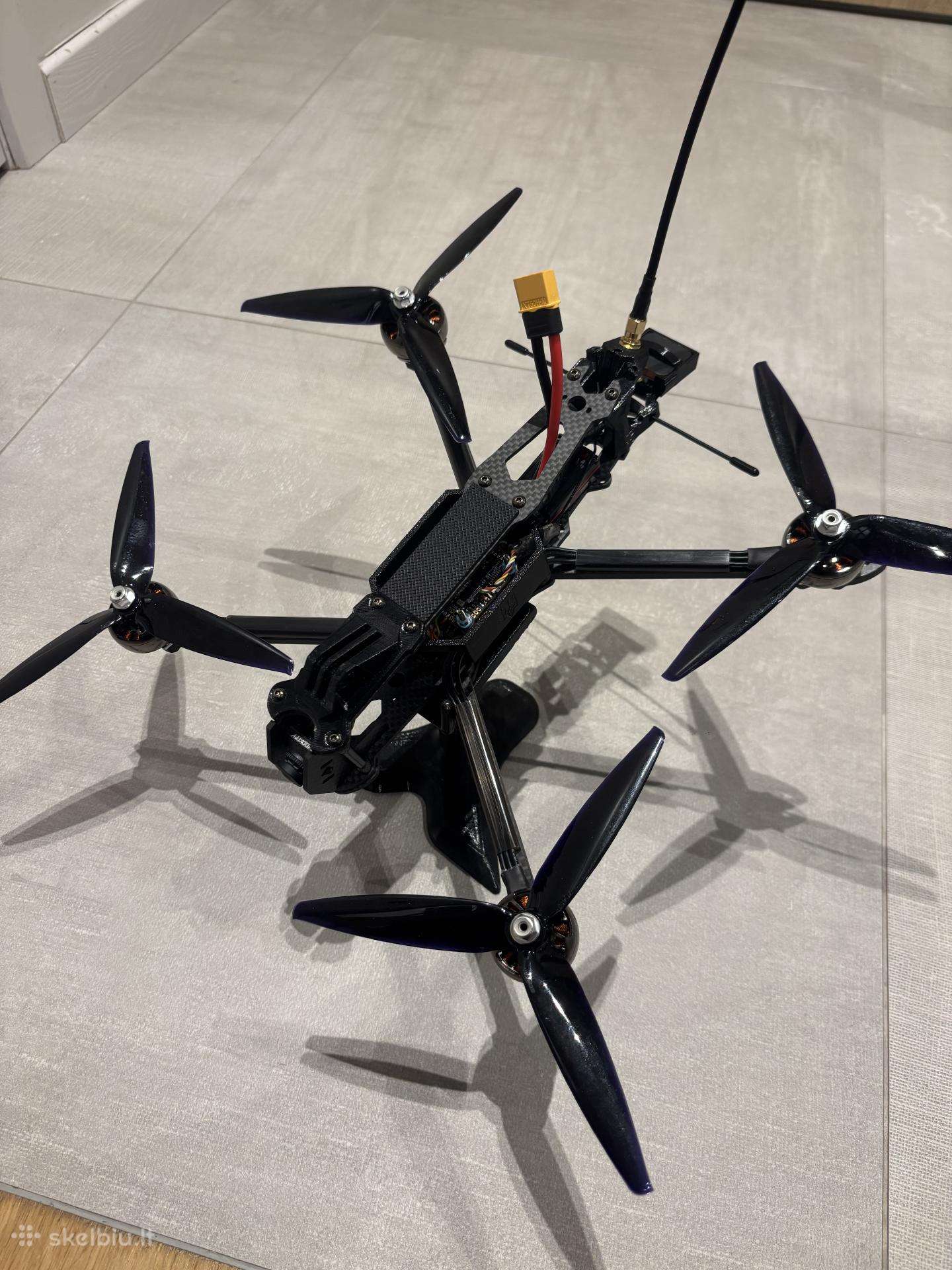 7 colių fpv dronas