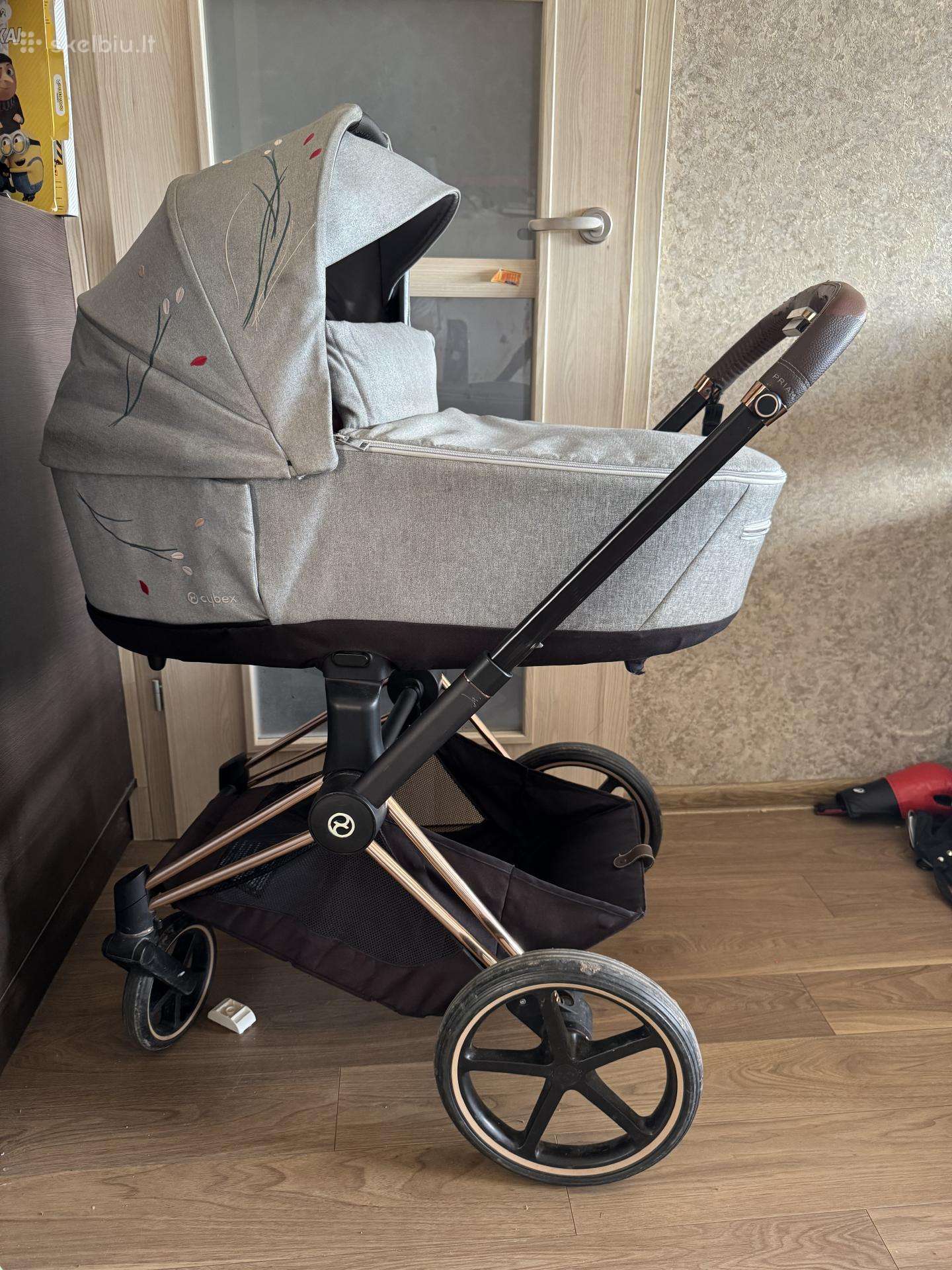 Cybex Priam V4 „Simply Flowers“ kolekcijos