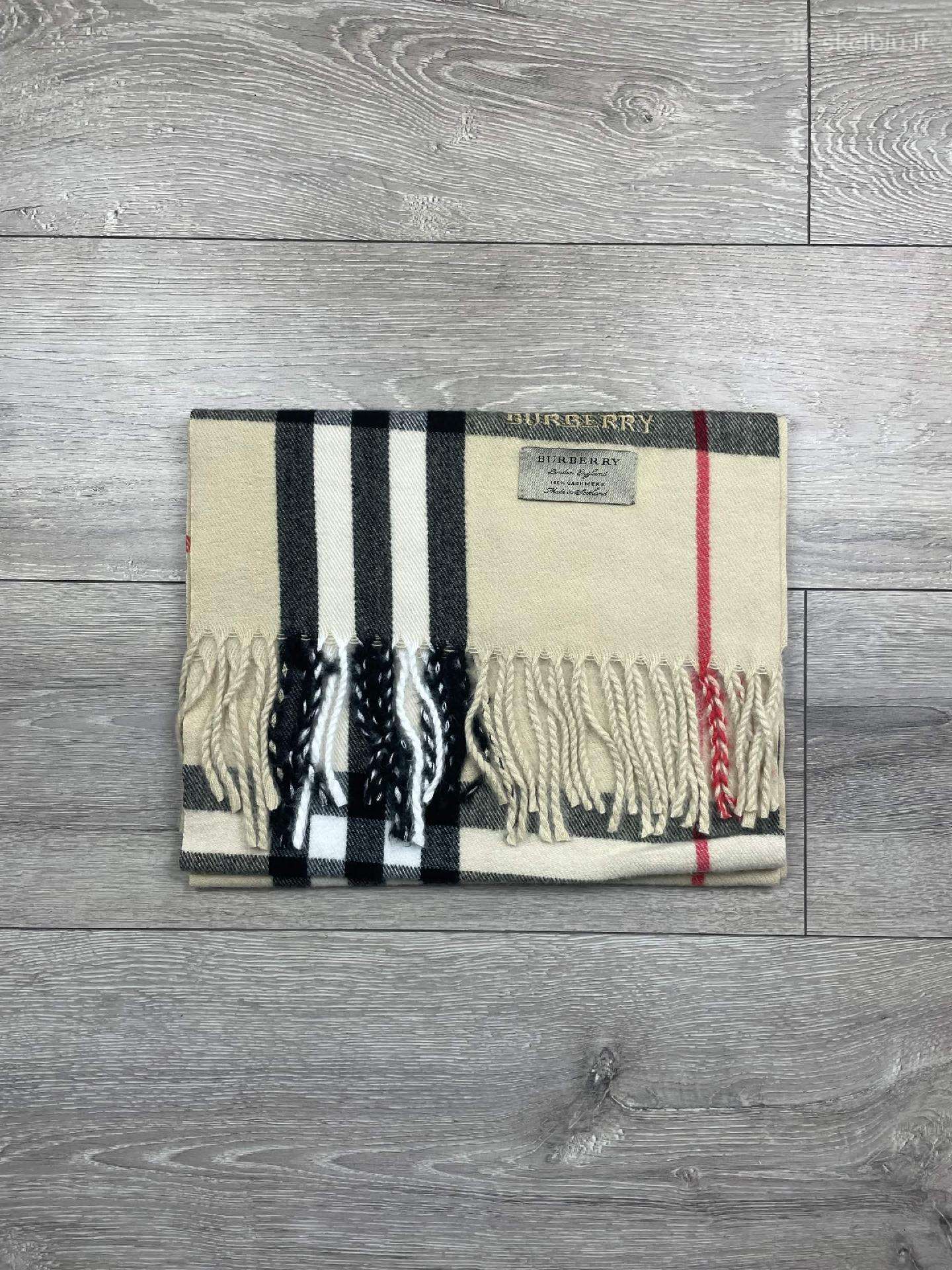Šviesus Burberry Šalikas