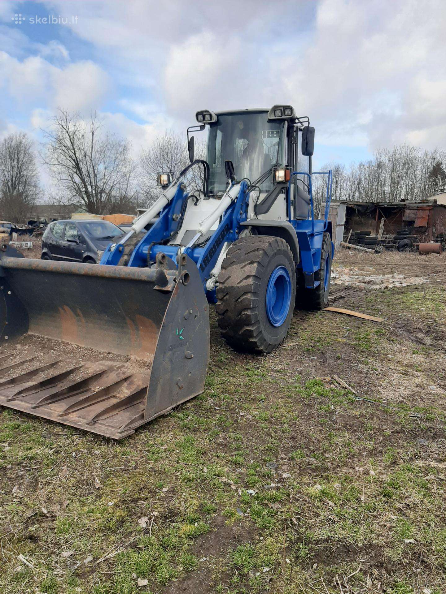 Liebherr L538, paving machinery
